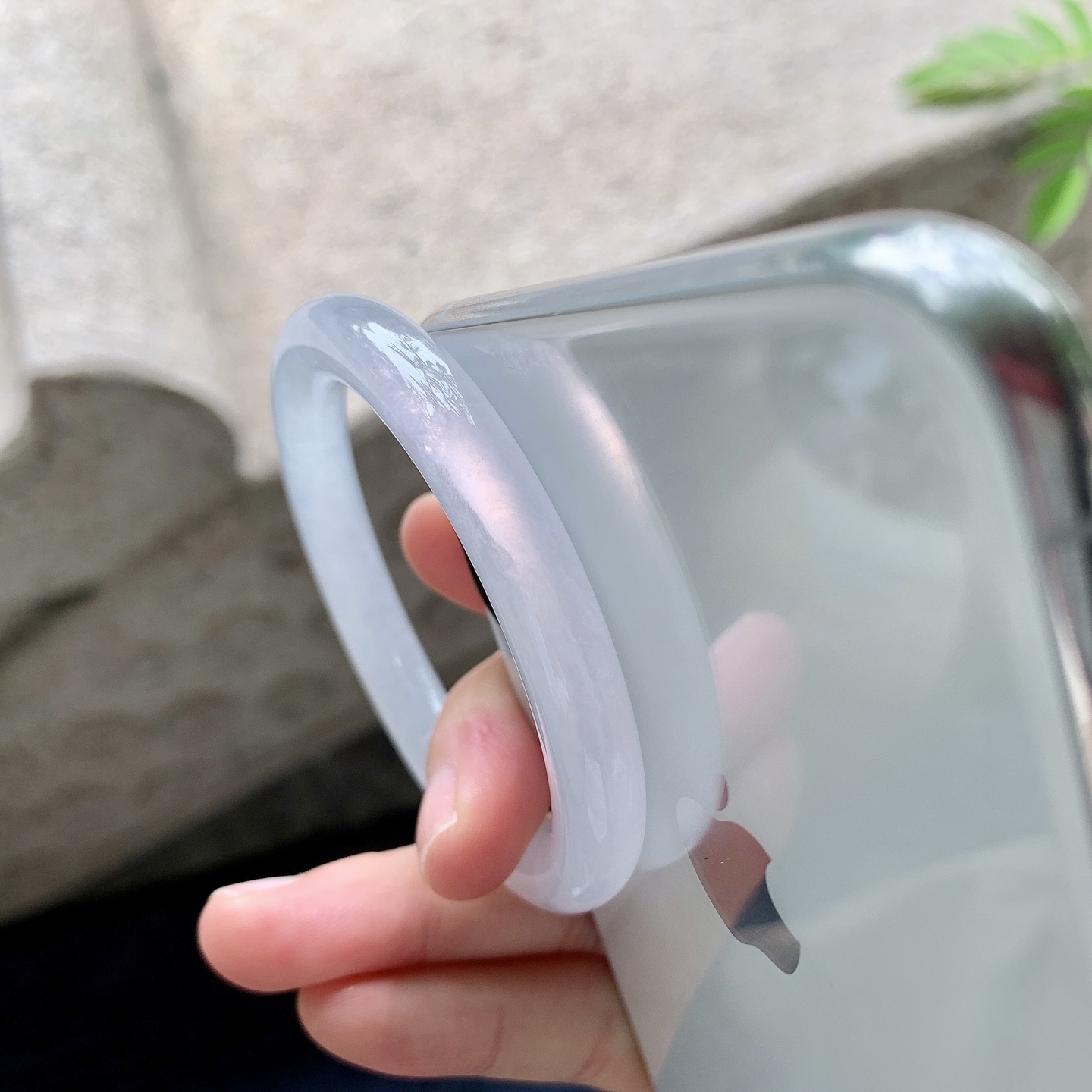 圆条48 49 圈口49/7.8/7.8 编码G9092520 冰种，清透，水润，种老，细腻，有纹线