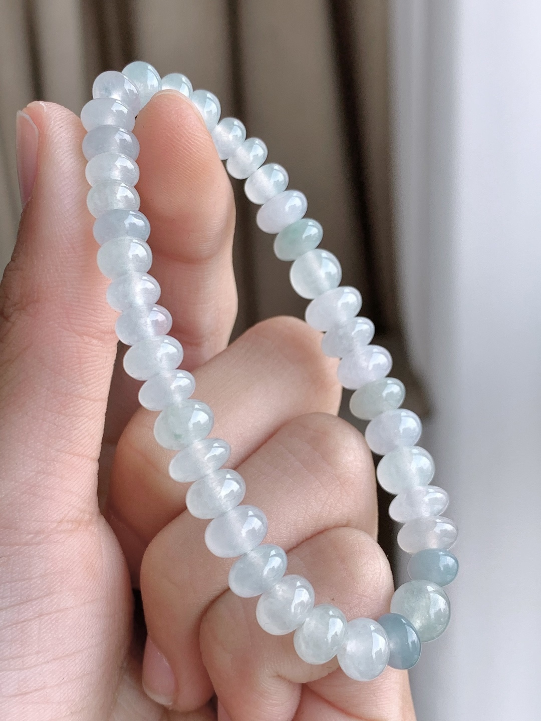 【珠子】飘花手串算盘珠子手串 【说明】缅甸 性比高 【尺寸】7-5mm 【重量】16.2克