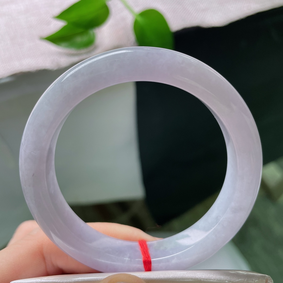 55.1/11.8/9.2，正圈，棉线，雾感朦胧柔紫，玉质温润细腻，色调恬淡柔和，紫气氤氲，温婉清雅，自带诗意氛围感。ss59270a