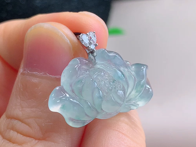 秒杀️ 18K金伴钻花开富贵，无裂，尺寸18.6/25.6-14.4-5.5mm，包A附证书