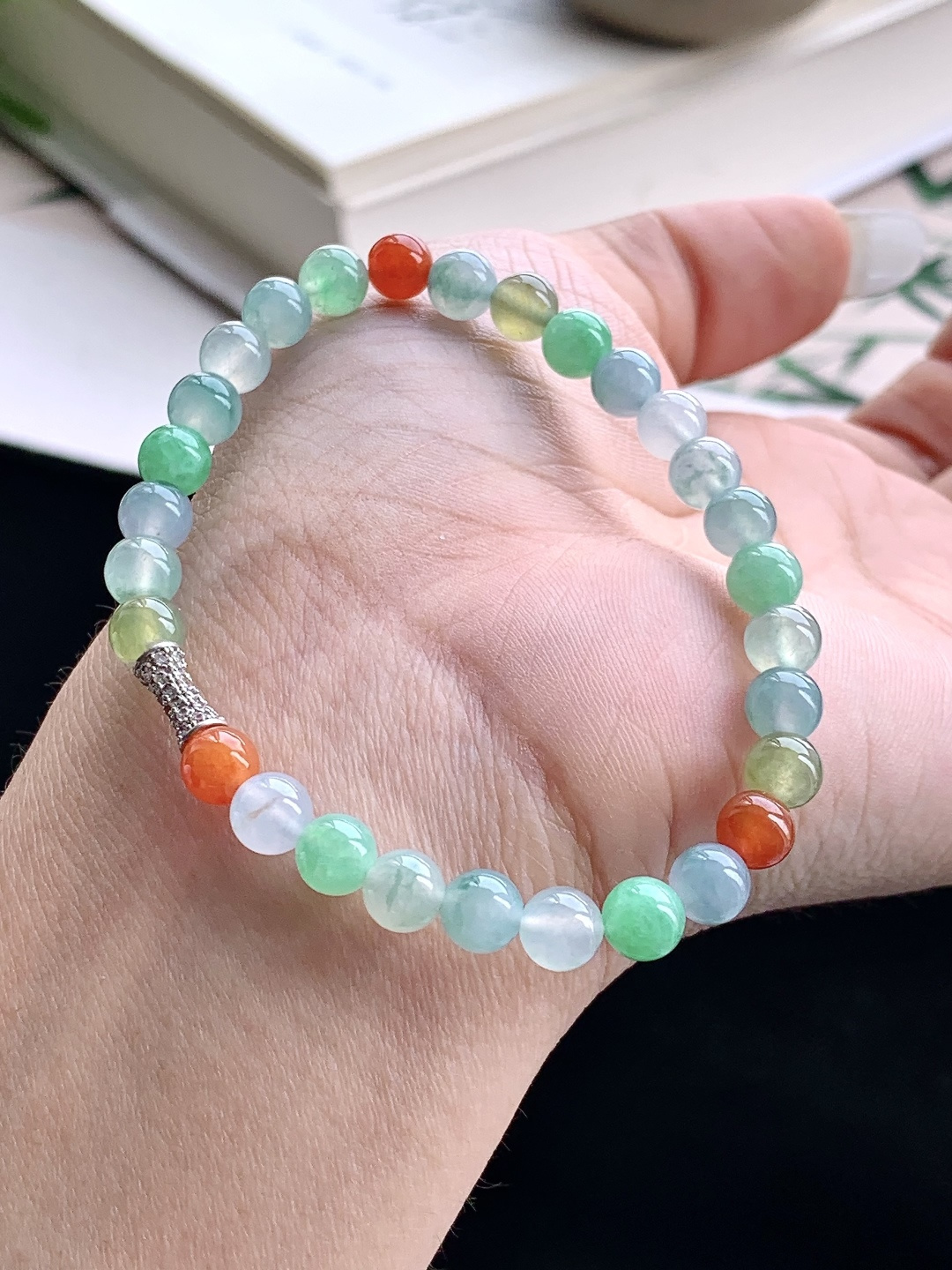【珠子】️冰多宝手串圆珠子手串 【说明】缅甸 性比高 【尺寸】6.1mm 【重量】11.4克
