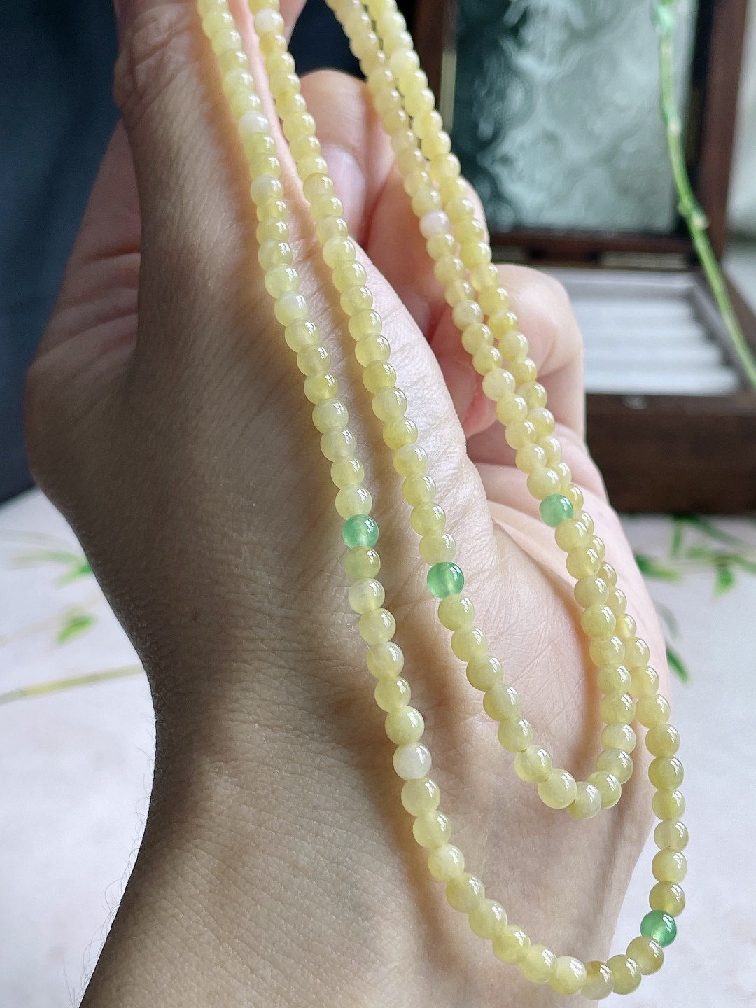 【珠子】冰黄翡珠链圆珠珠子珠链 【说明】缅甸 性比高 【尺寸】3.8mm，31cm 【重量】17.3克