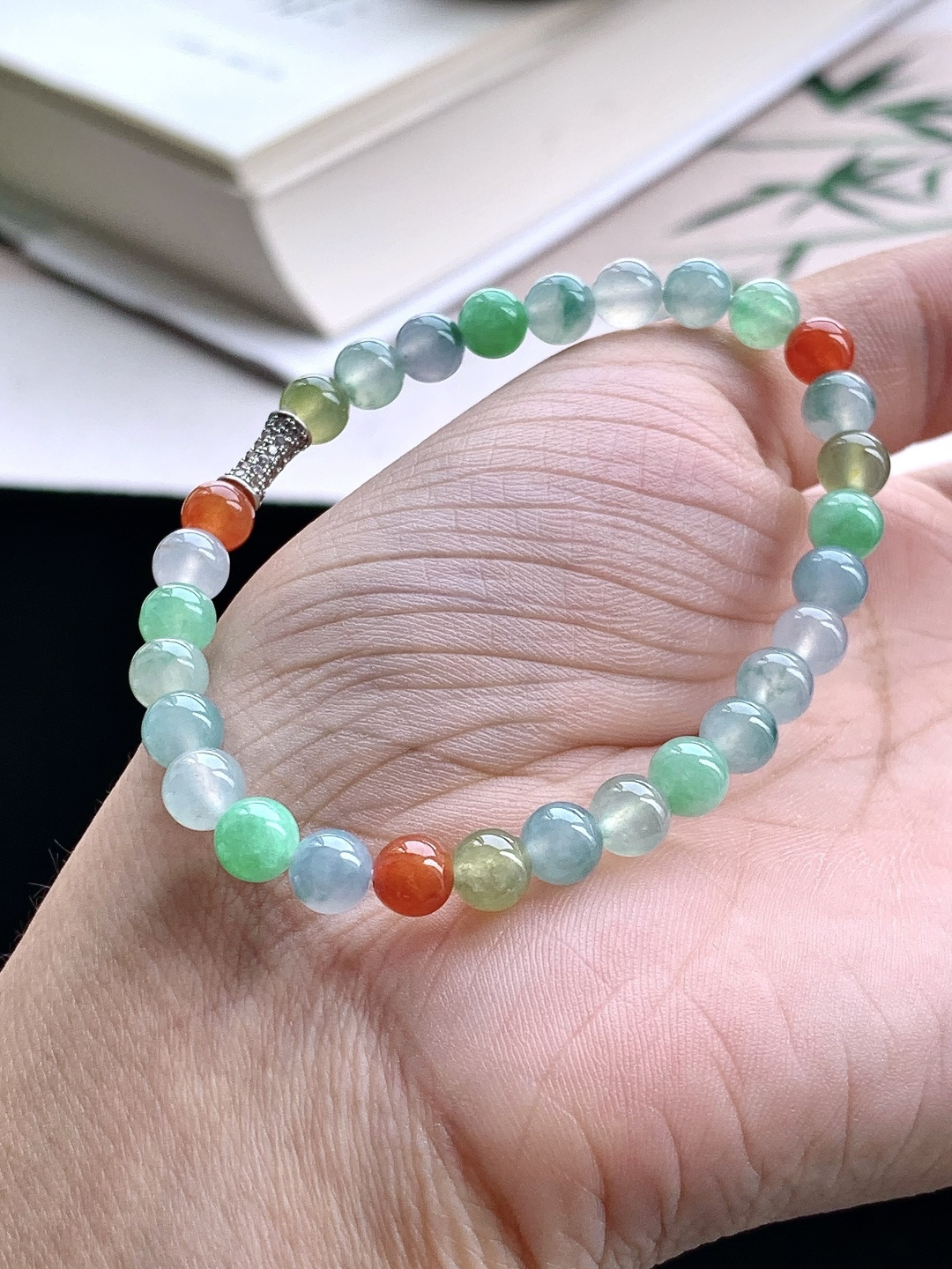 【珠子】️冰多宝手串圆珠子手串 【说明】缅甸 性比高 【尺寸】6.1mm 【重量】11.4克