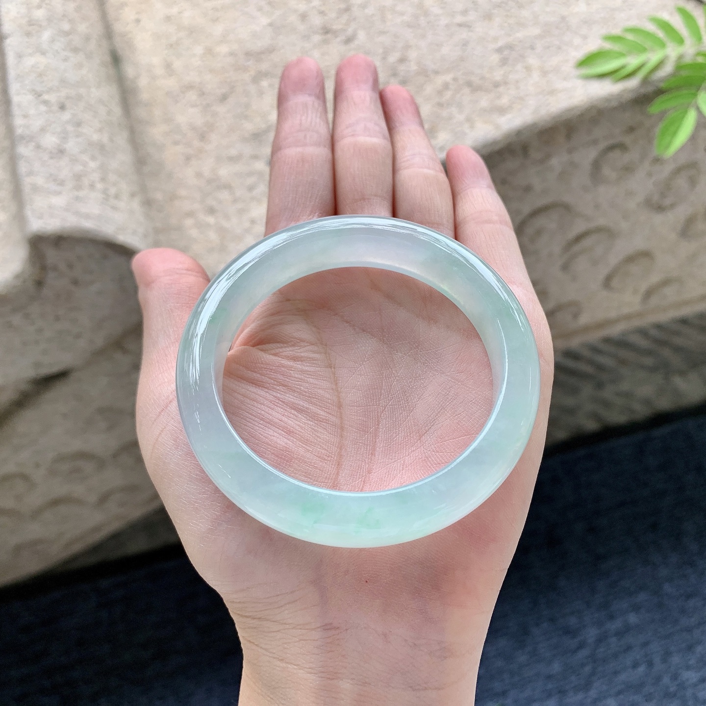 正圈54 55 圈口55.8/12.5/8.2 编码G6092526 冰糯飘绿，清透，水润，种老，细