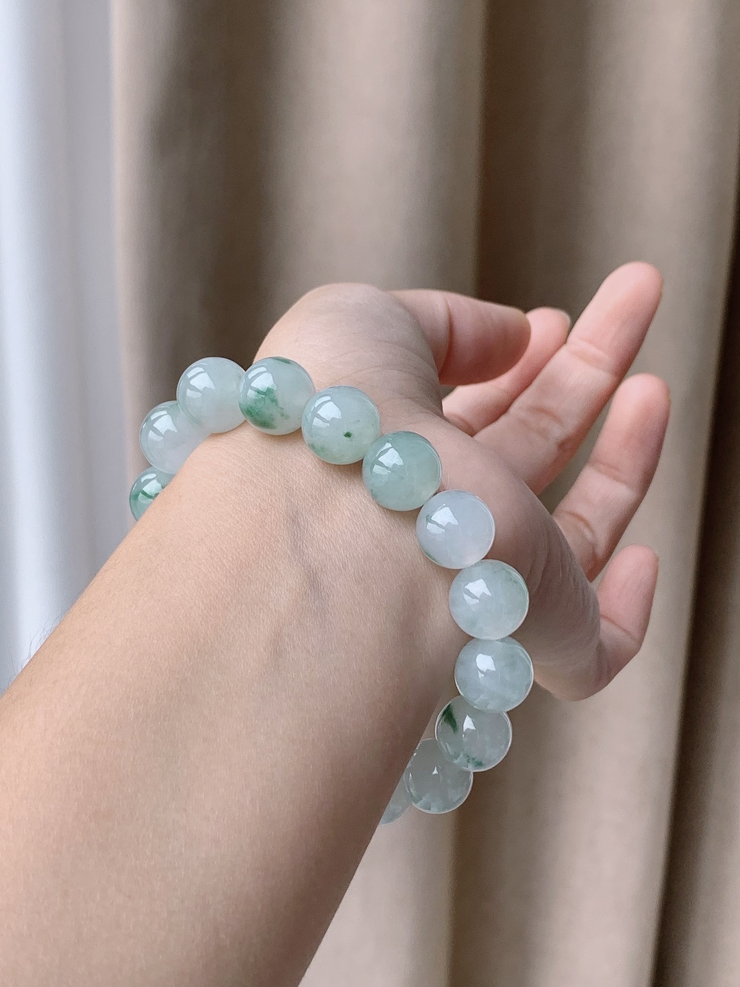 【珠子】飘花手串圆珠珠子手串 【说明】缅甸 性比高 【尺寸】12.3mm 【重量】53.9克