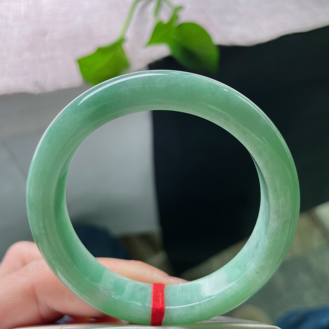 52.7/11.8/8，绿底正圈，满色匀称，细腻，不必张扬，自有光泽。皮纹，ss55397a