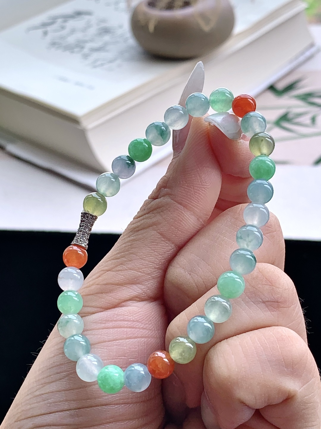 【珠子】️冰多宝手串圆珠子手串 【说明】缅甸 性比高 【尺寸】6.1mm 【重量】11.4克