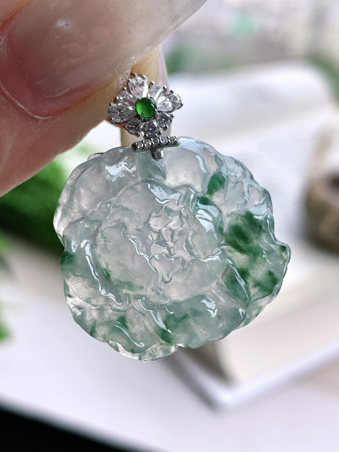 【镶嵌】️冰种飘花花开富贵花朵吊坠 【说明】缅甸 18k金镶嵌 性比高 【整体】29.4 【裸石】