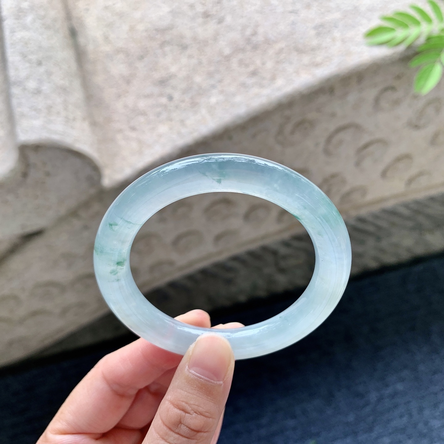 圆条50 51 圈口51.5/9.4/9.3 编码C5092514 冰糯飘花，水润，种老，细腻，打灯有棉纹