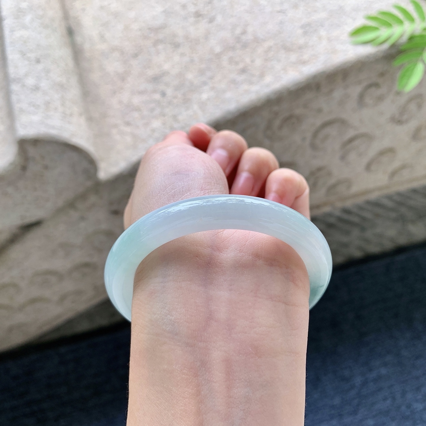 圆条52 53 圈口53.2/9.5/9 编码Q5092505 细糯飘花，水润，种老，细腻，无裂