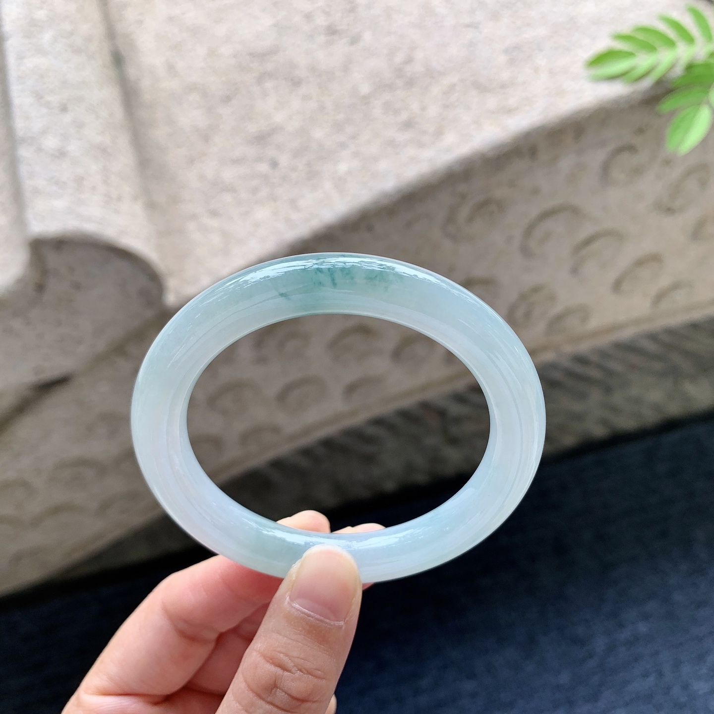圆条52 53 圈口53.2/9.5/9 编码Q5092505 细糯飘花，水润，种老，细腻，无裂