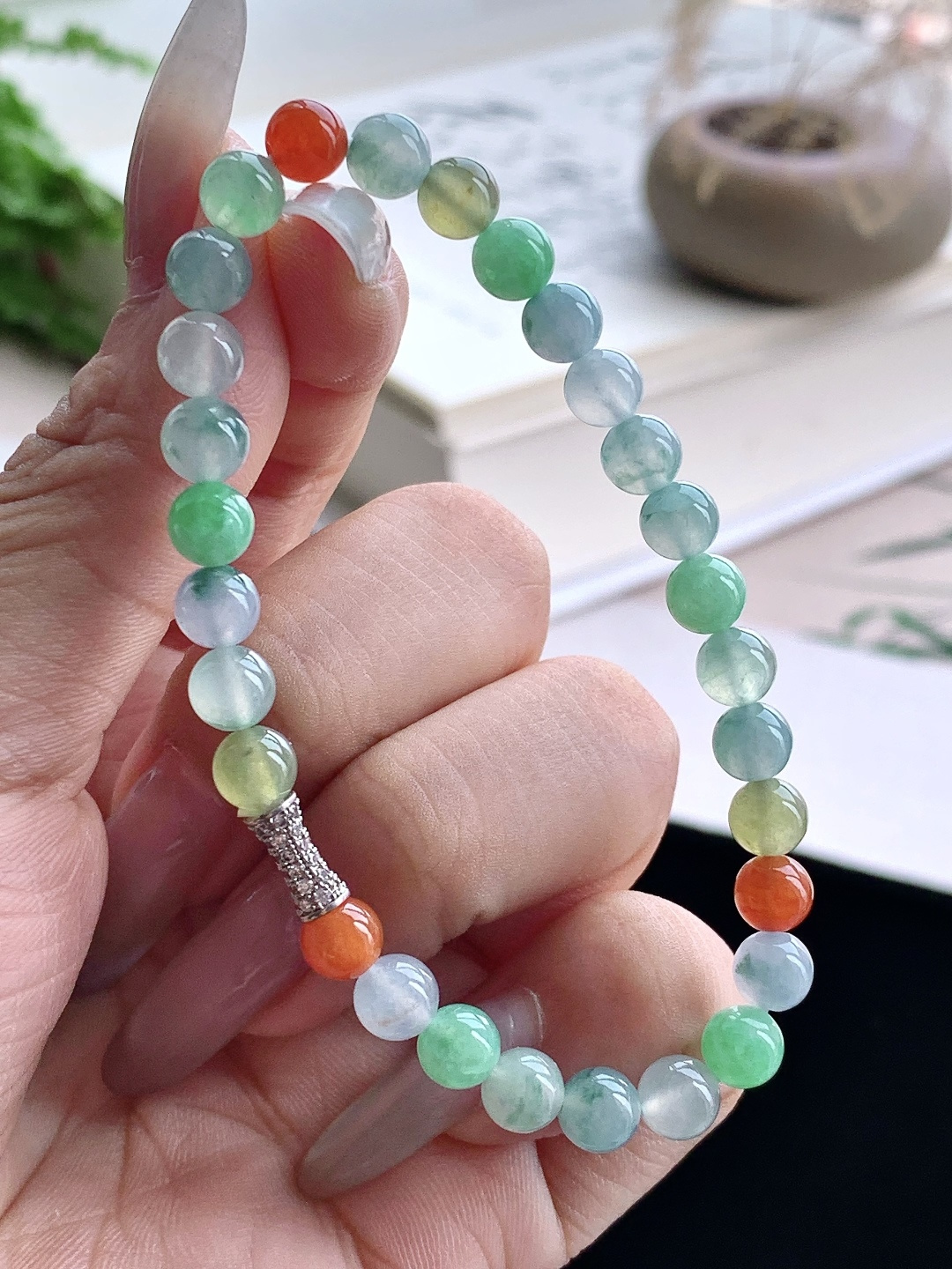 【珠子】️冰多宝手串圆珠子手串 【说明】缅甸 性比高 【尺寸】6.1mm 【重量】11.4克
