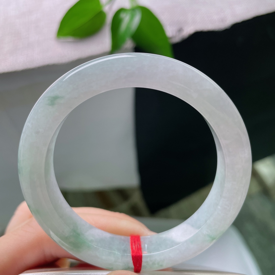 52.8/12.1/9.1，飘花正圈，晶体线，清透冰底承托写意蓝飘花，花色虚实流转，如水墨山水铺展，氛围感清冷。ss59543a