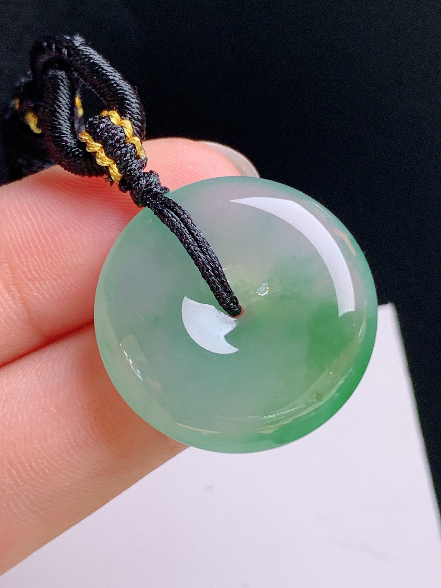 ️ 冰种飘绿平安扣，圆润饱满，编绳搭配，寓意平安圆满，裸石24.6-6