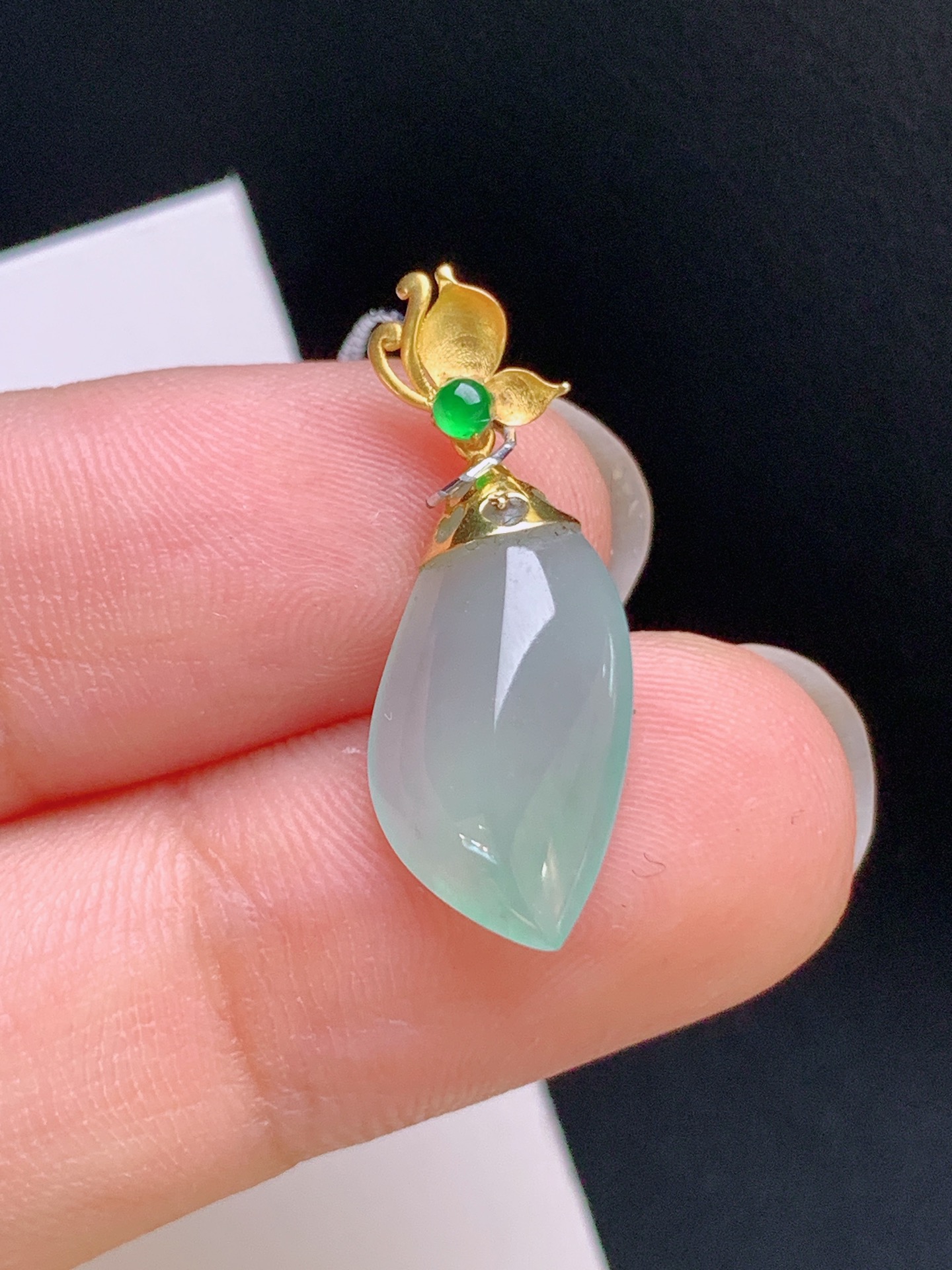 ️ 冰种随行吊坠，冰润起光，编绳搭配，寓意吉祥如意 裸石15.5-8.9-4.1 整体24
