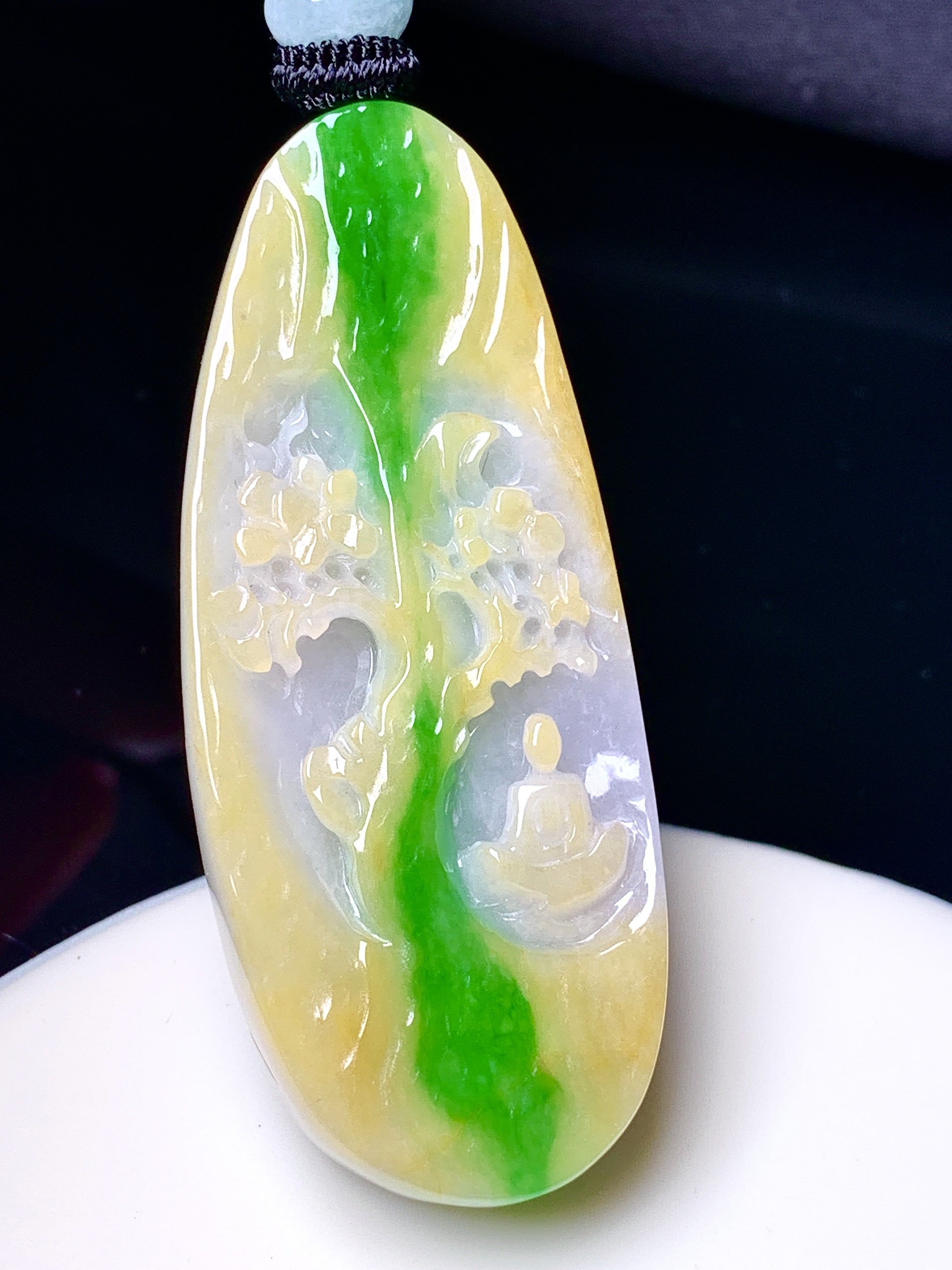 黄翡飘绿悟道吊坠 玉质细腻 色泽艳丽清新 水润亮眼 整体尺寸50*20.8*8 w1