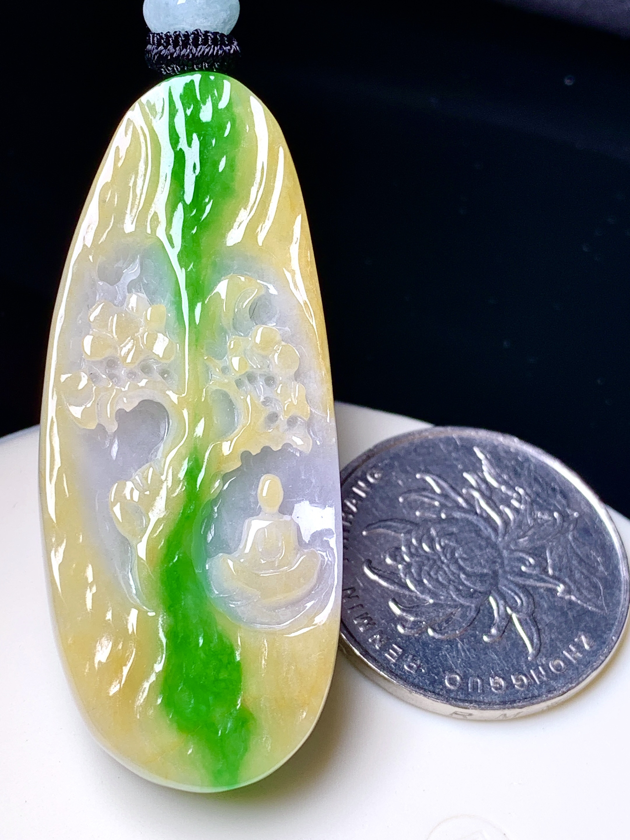 黄翡飘绿悟道吊坠 玉质细腻 色泽艳丽清新 水润亮眼 整体尺寸50*20.8*8 w1
