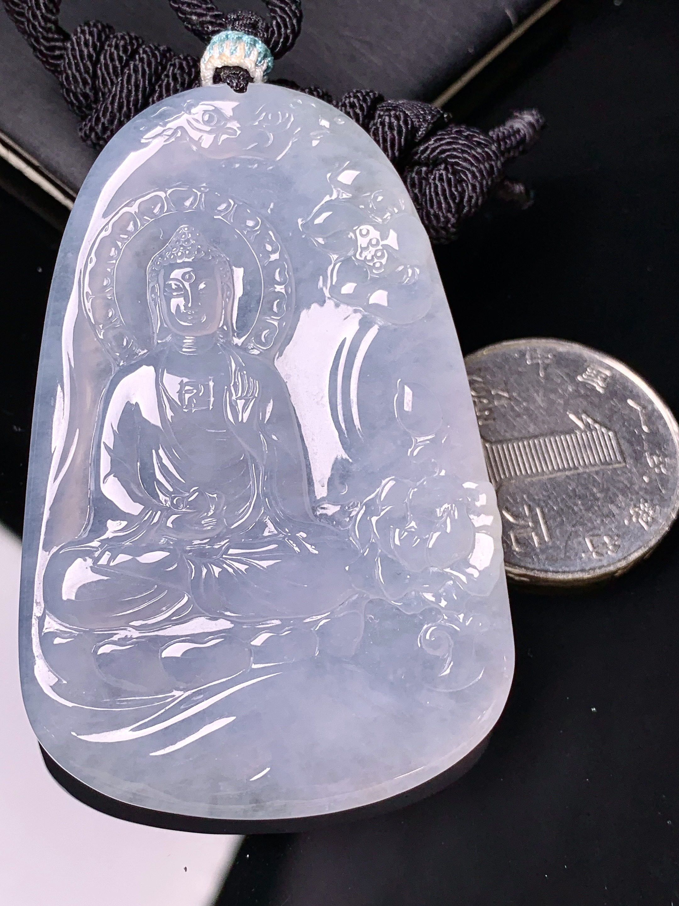 冰种大日如来佛祖吊坠 玉质细腻 色泽艳丽清新 水润亮眼 整体尺寸61*39.5*5 a5