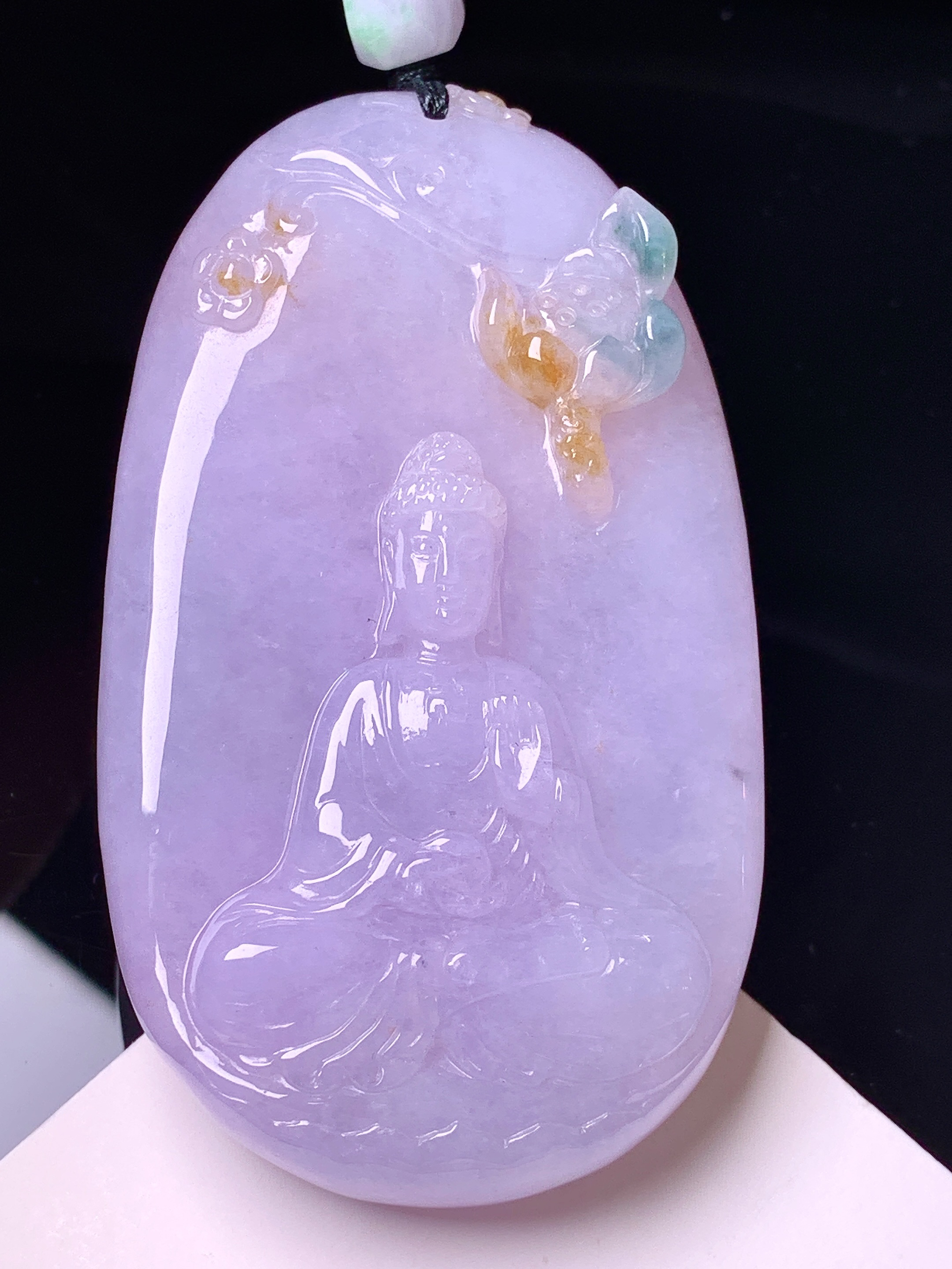 淡紫罗兰观音菩萨吊坠 玉质细腻 色泽艳丽清新 水润亮眼 整体尺寸67.2*39.6*12.8 a5