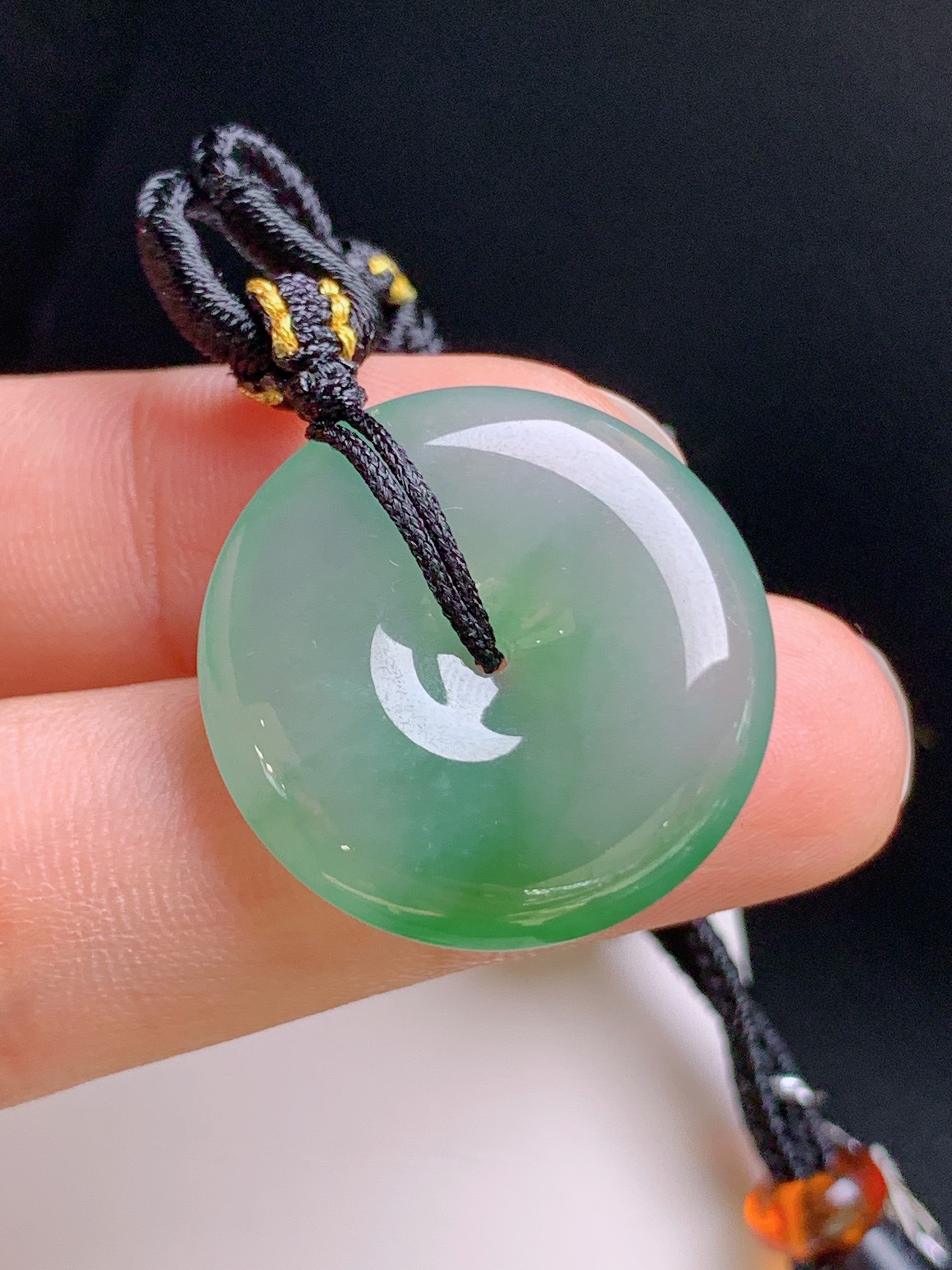 ️ 冰种飘绿平安扣，圆润饱满，编绳搭配，寓意平安圆满，裸石24.6-6