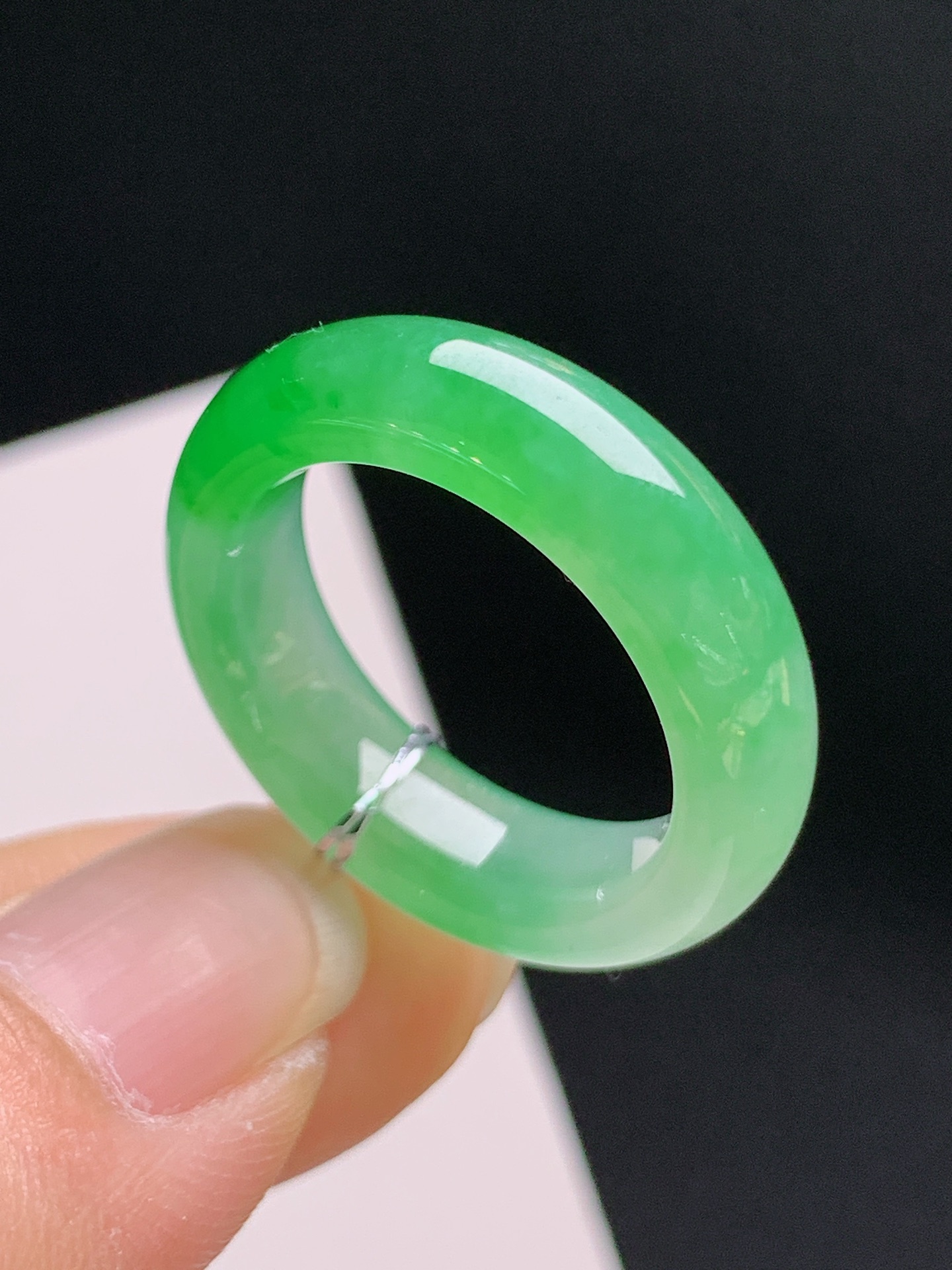 ️ 冰种绿指环，水润翠绿，简约大气，百搭显贵 裸石26.3-6.6-4.3 圈口17 11