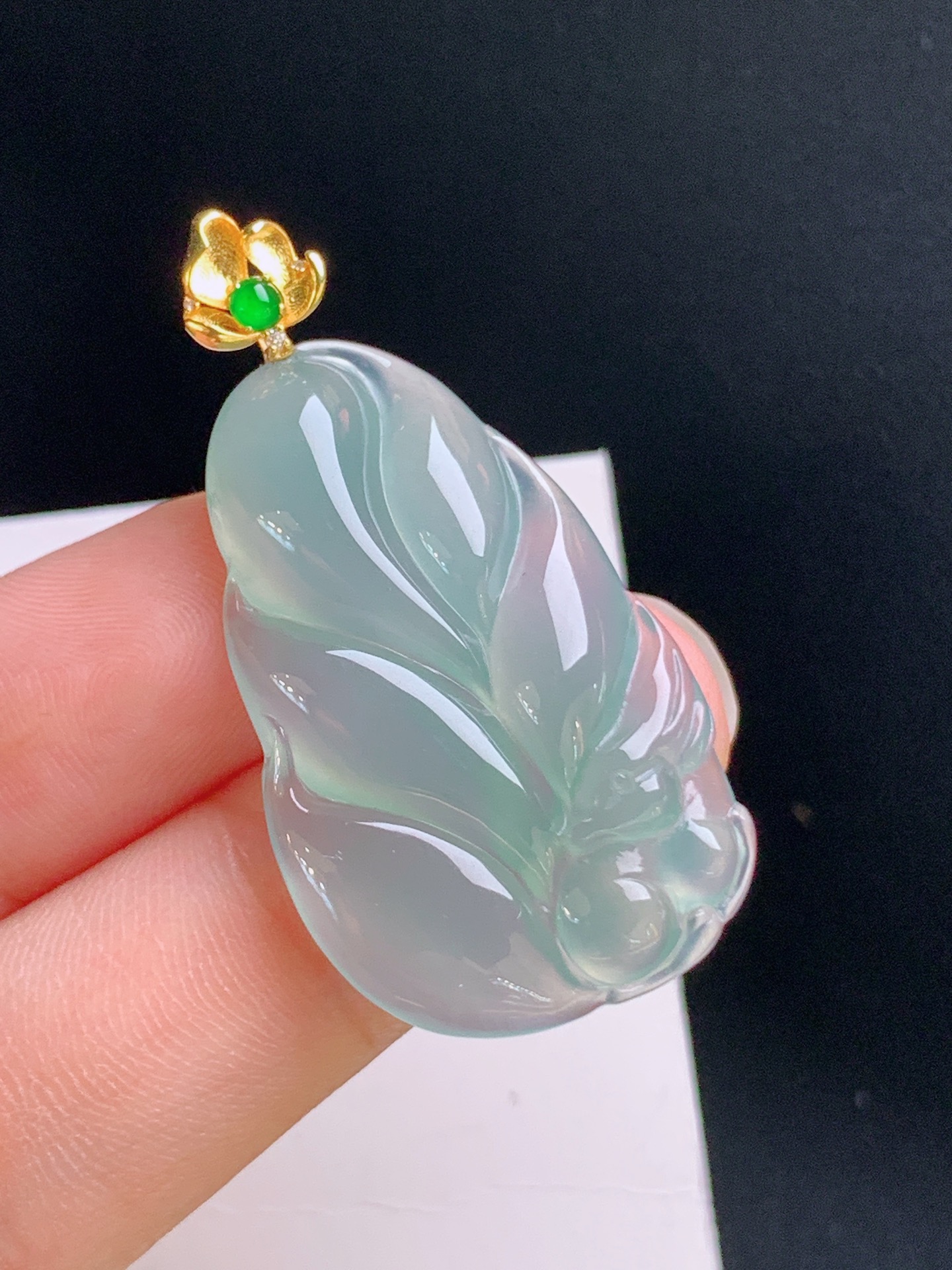 ️ 冰种飘花九尾狐吊坠，金扣搭配，绿蛋点缀，寓意事业长青，裸石33.7-20.9-5.8 整体40.8 530923