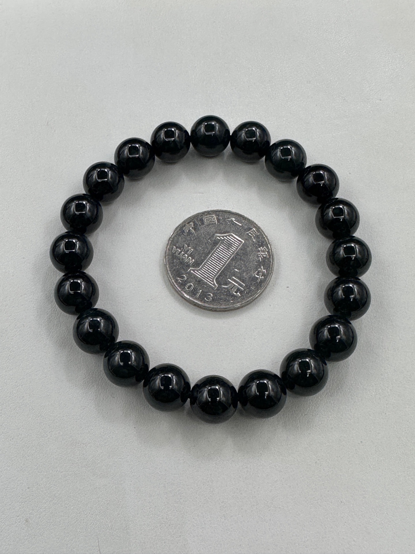 【墨翠手串10mm】老坑冰种 黑度极黑 灯照全透 呈帝王绿 种老起光 底极细腻 圆润饱满