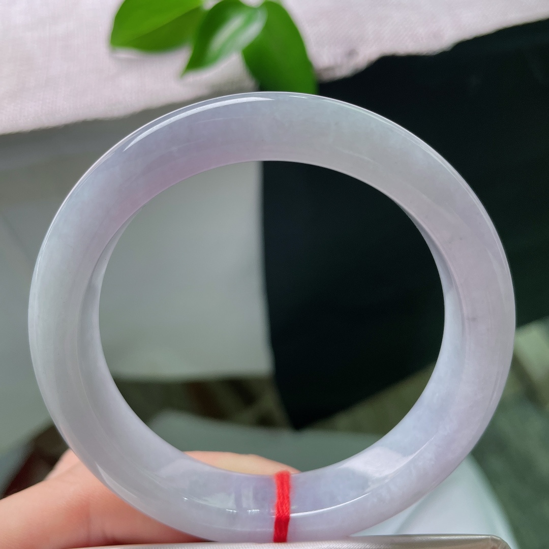 58.6/12.3/9.5，正圈，无裂，朦胧浅紫底色，温润柔和，冰感细腻，不挑穿搭，温婉大方，日常佩