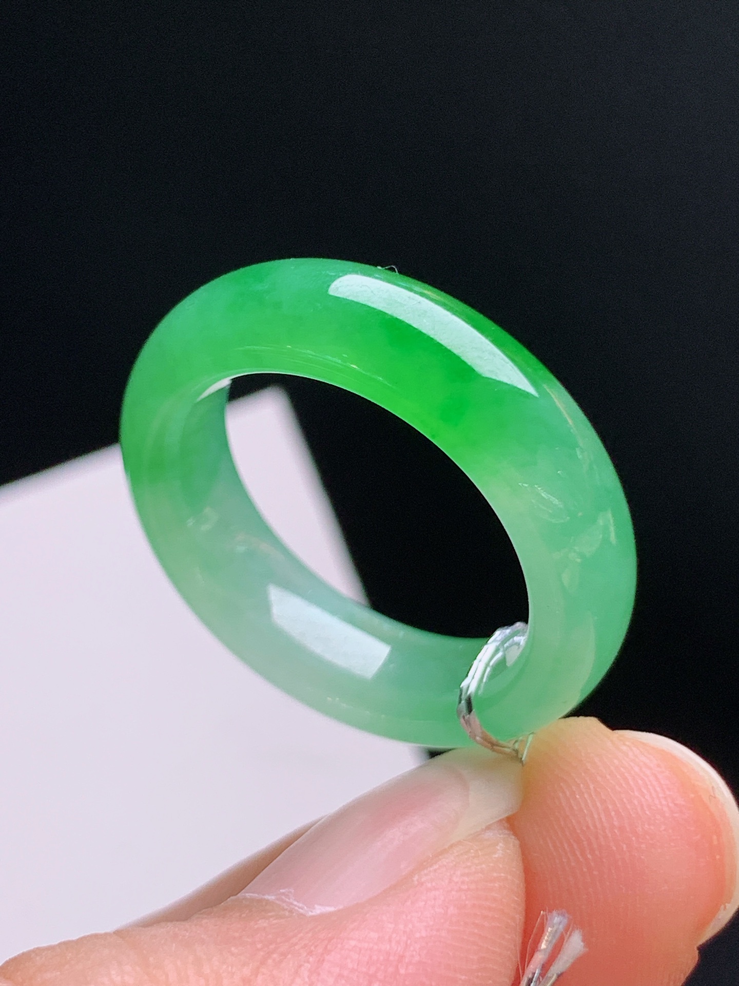️ 冰种绿指环，水润翠绿，简约大气，百搭显贵 裸石26.3-6.6-4.3 圈口17 11