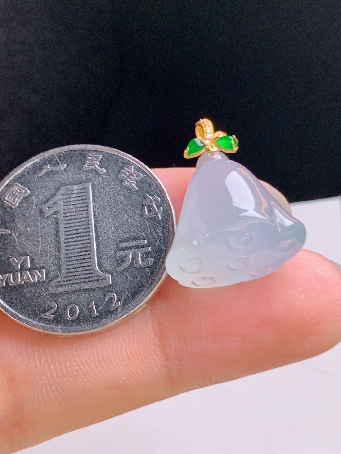 ️ 冰种莲蓬吊坠，水润通透，钻镶挂扣，寓意顺心如意，裸石15.1-16.8-12.320.9，530923