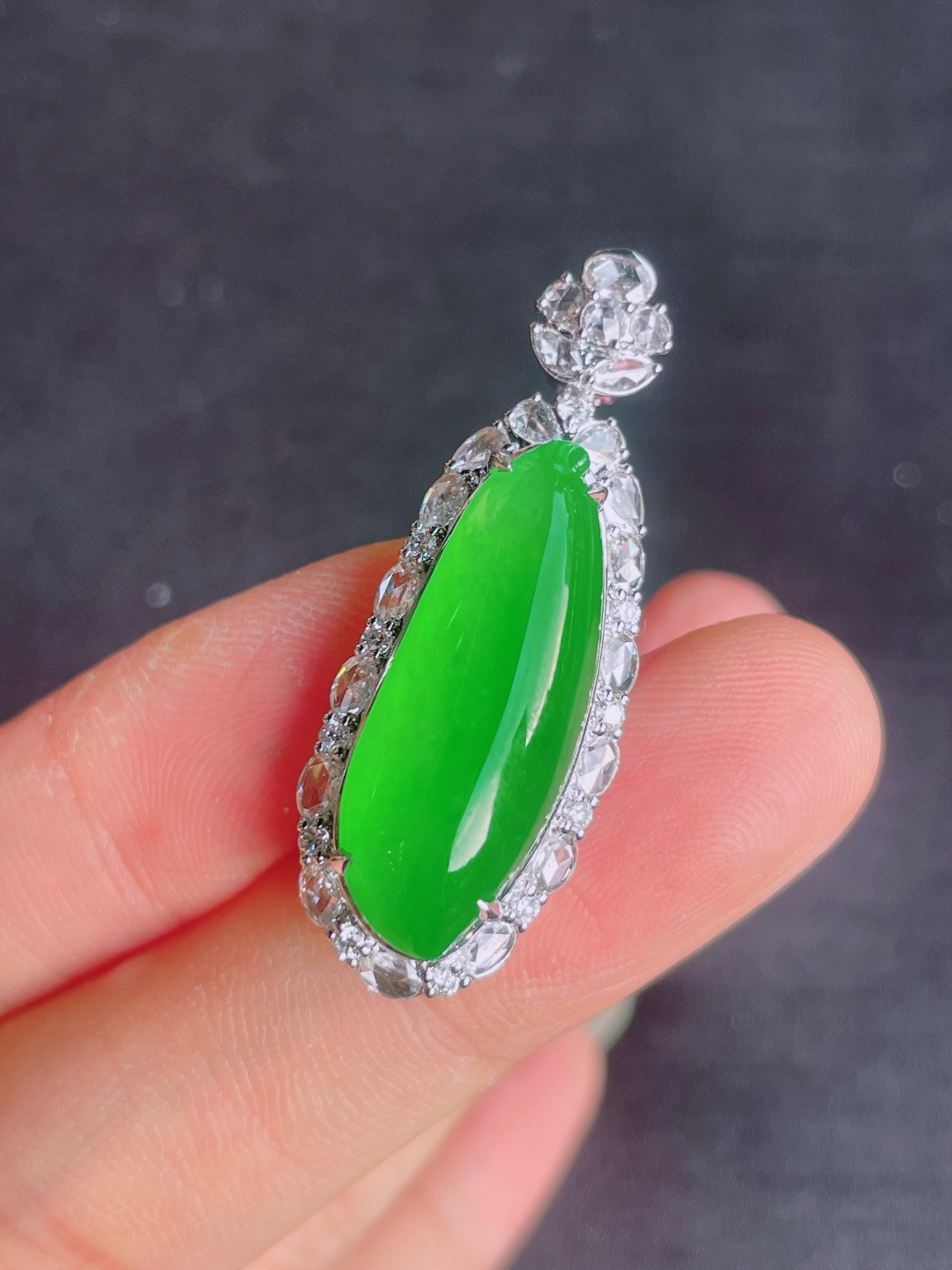 ️高冰绿福瓜吊坠，晶莹剔透，新颖时尚，无裂，25-9.5-5