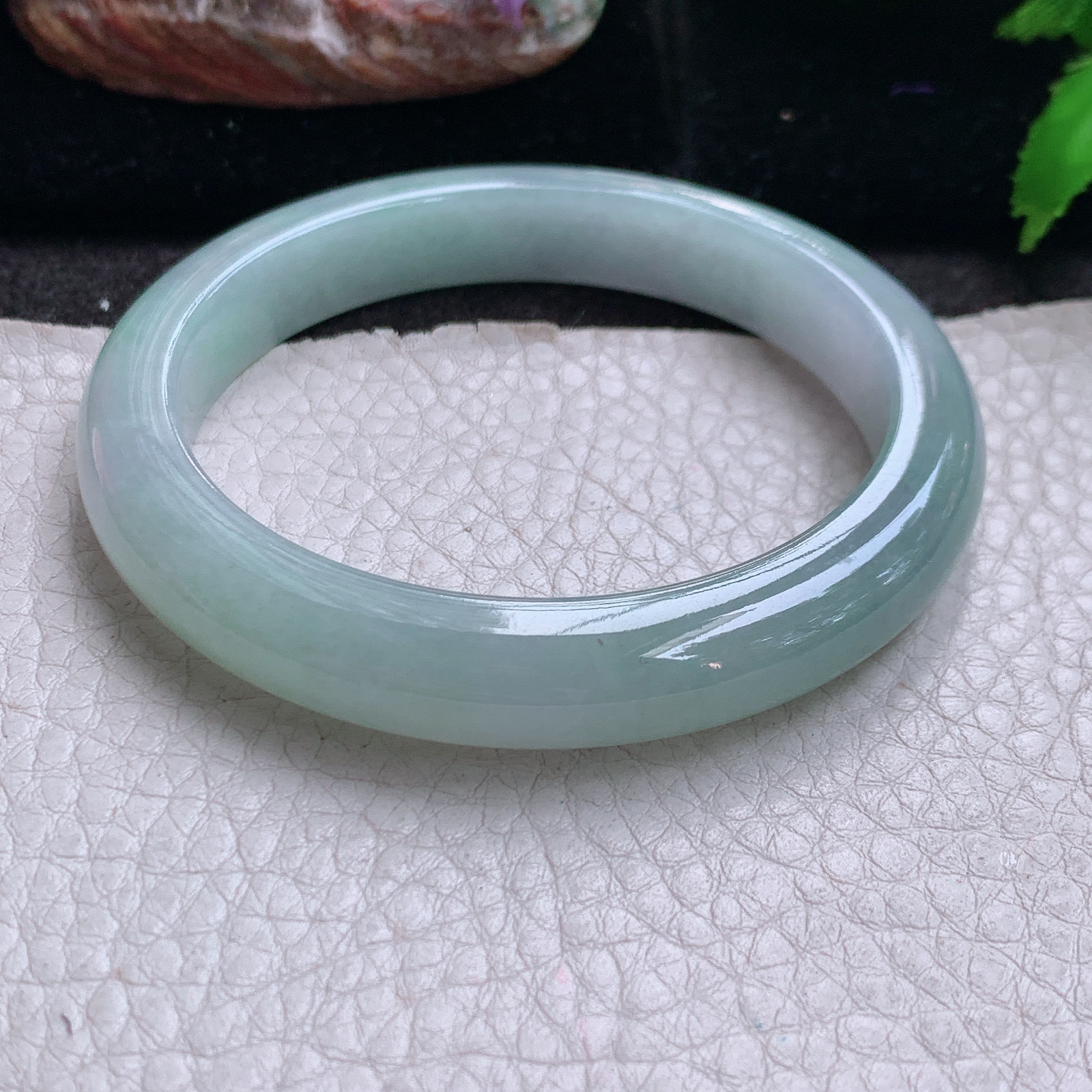 z实拍54.5*9.6*8招财镯 缅甸翡翠a货玉手镯秀气半山水宽边玉手环