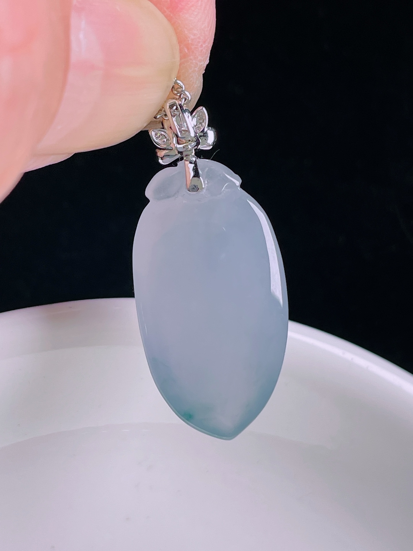 ️福瓜，18k镶嵌，老种起光，细底通透，尺寸：30裸石24/13.3/7.5mm0926