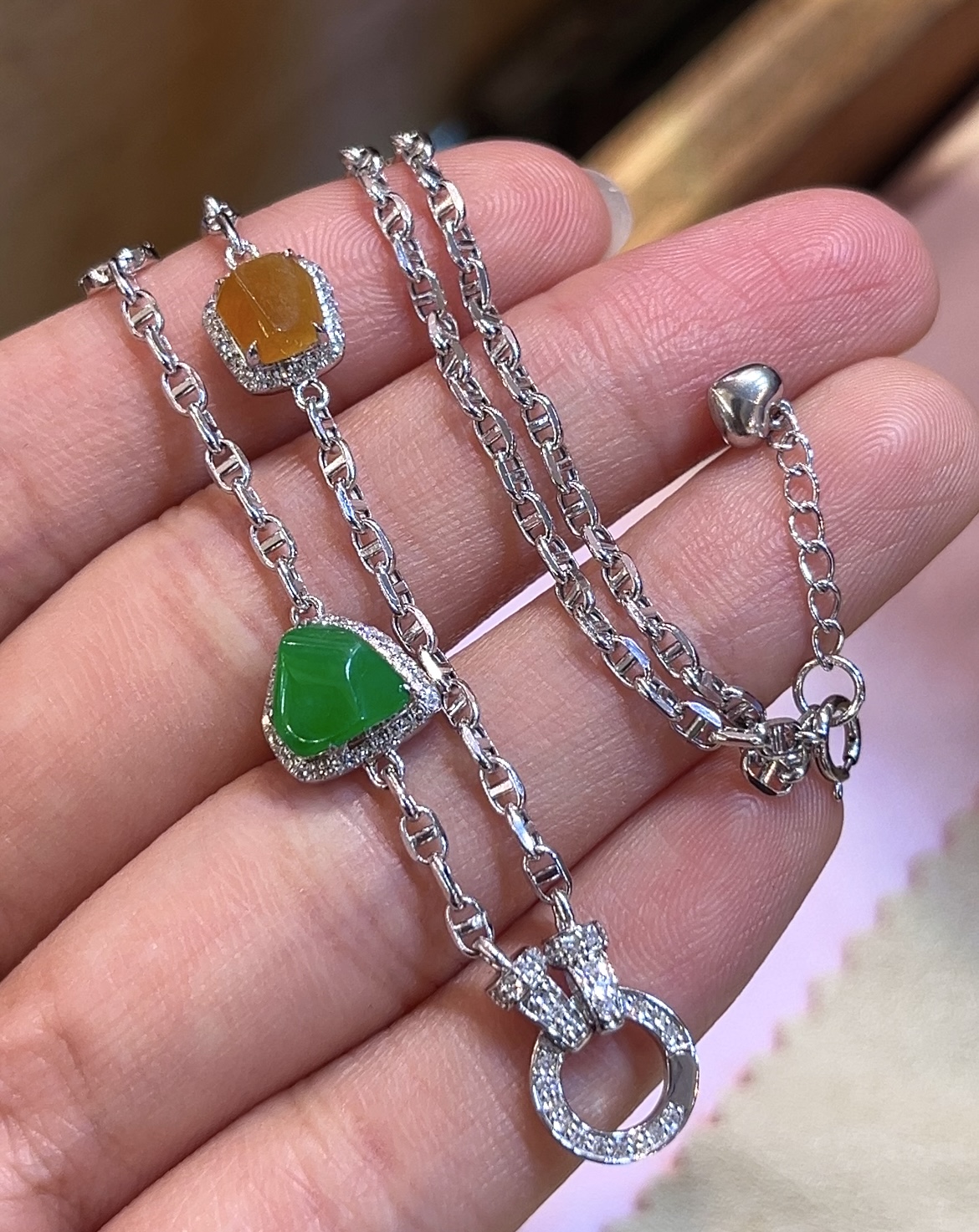 ️，冰种翡翠蛋面项链 胶感十足，特色款，性比超高 料子，18k金镶南非钻，种水️，7.4-7.1-3.5