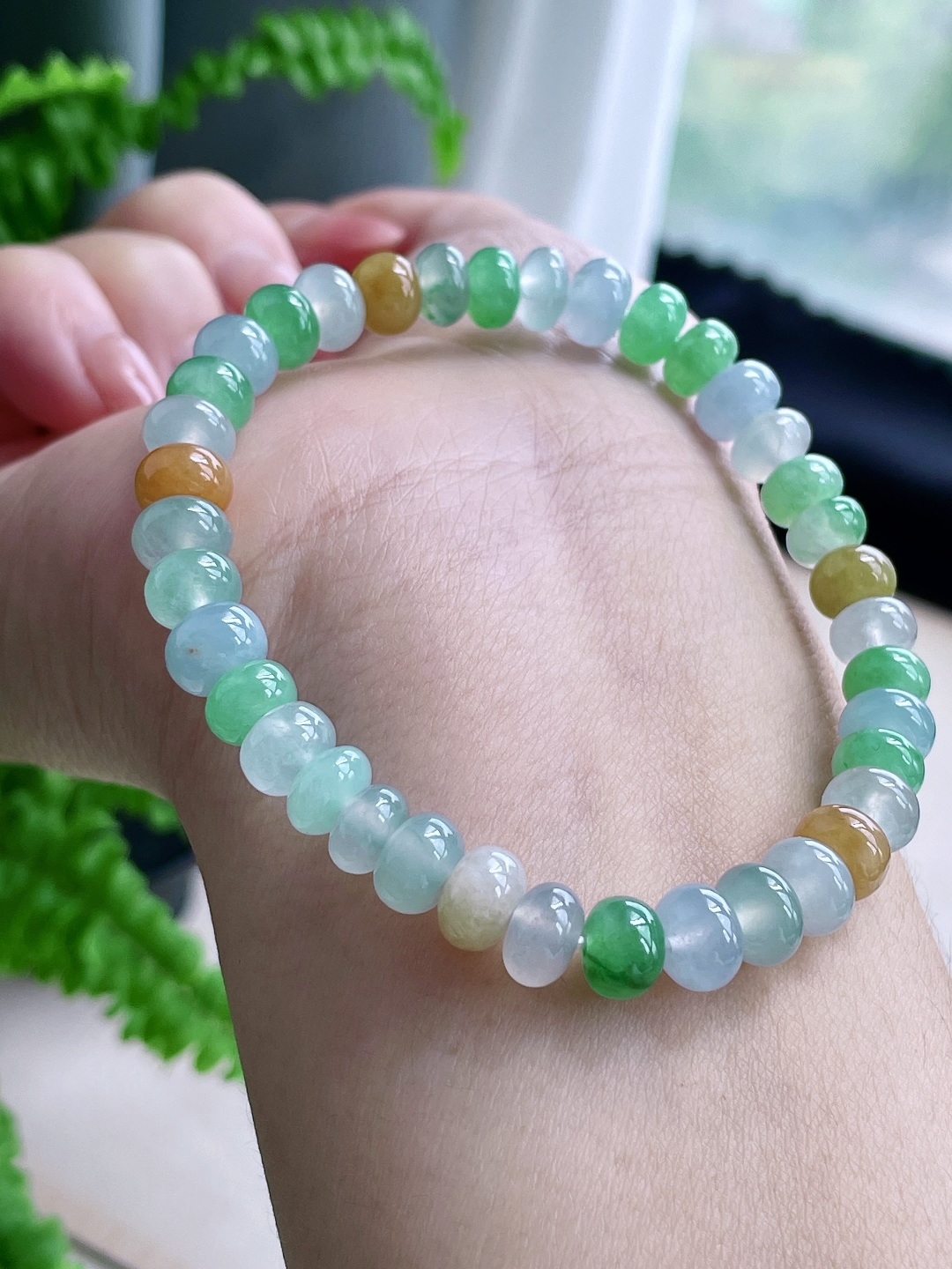 【珠子】冰多宝手串算盘珠手串 【说明】缅甸 性比高 【尺寸】7.5-4.8mm 【重量】18.6克