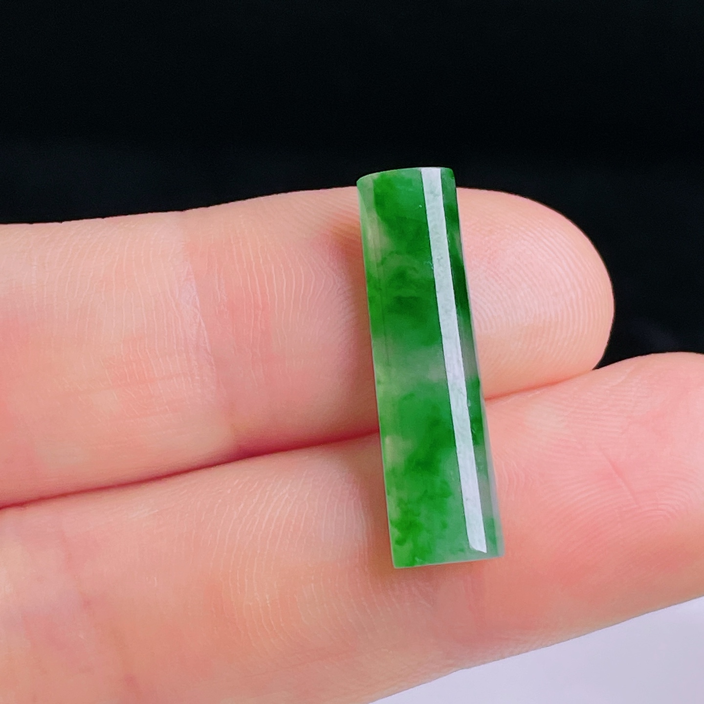 ️冰绿无事牌裸石，老种起光，细底通透，尺寸：24/7/3.4mm0926