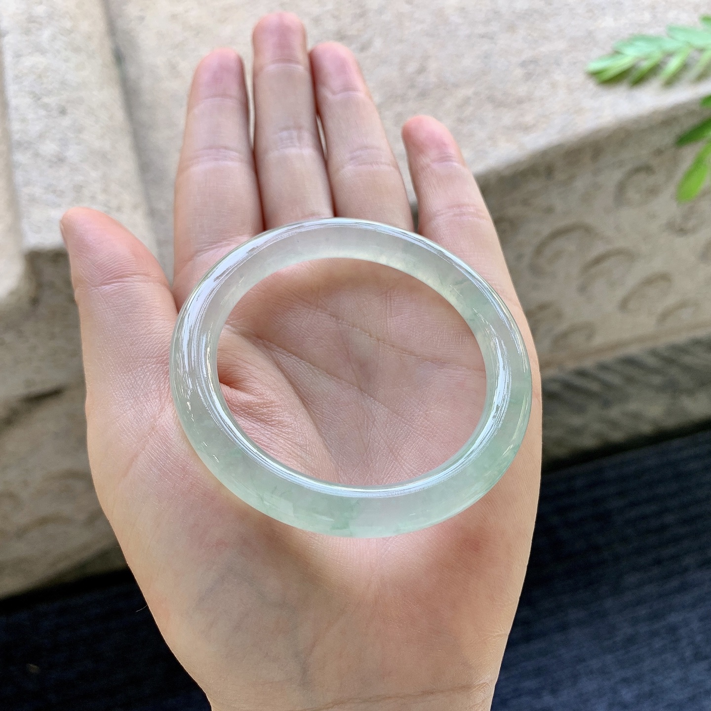 圆条47 48 圈口48.2/7/7.6 编码C5092623 冰晴绿，清透，水润，种老，细腻，打灯