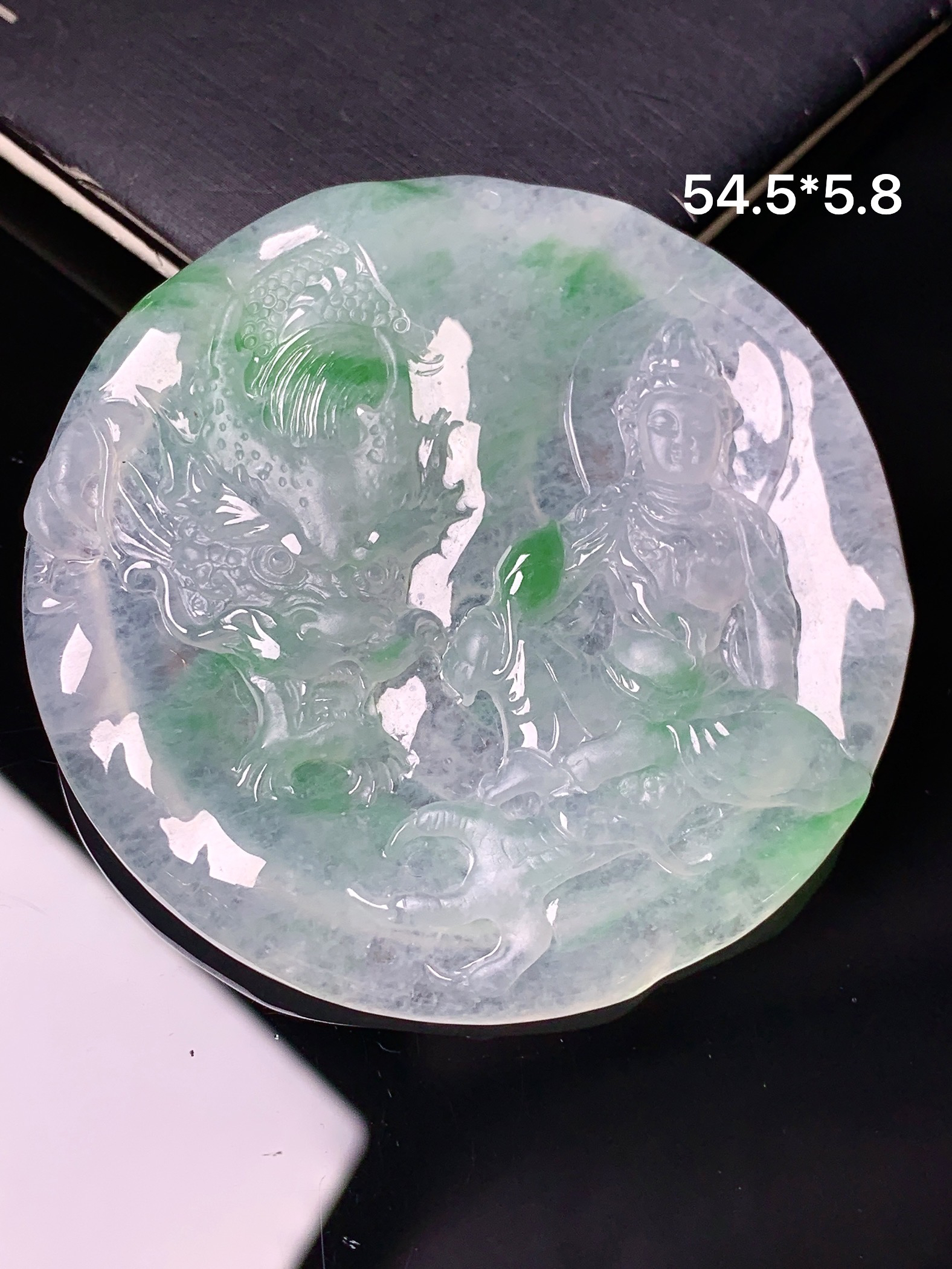 飘绿乘龙观音菩萨吊坠 玉质细腻 色泽艳丽清新 水润亮眼 整体尺寸54.5*5.8 e6