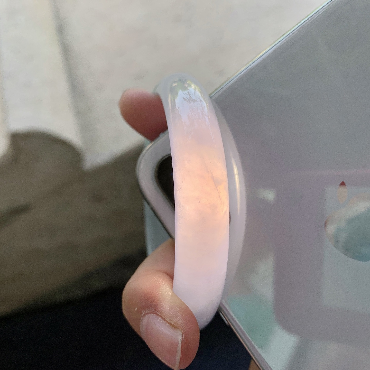 正圈57 58 圈口58/12/6.2 编码DJ092605 冰糯双彩，水润，种老，细腻，打灯有棉线