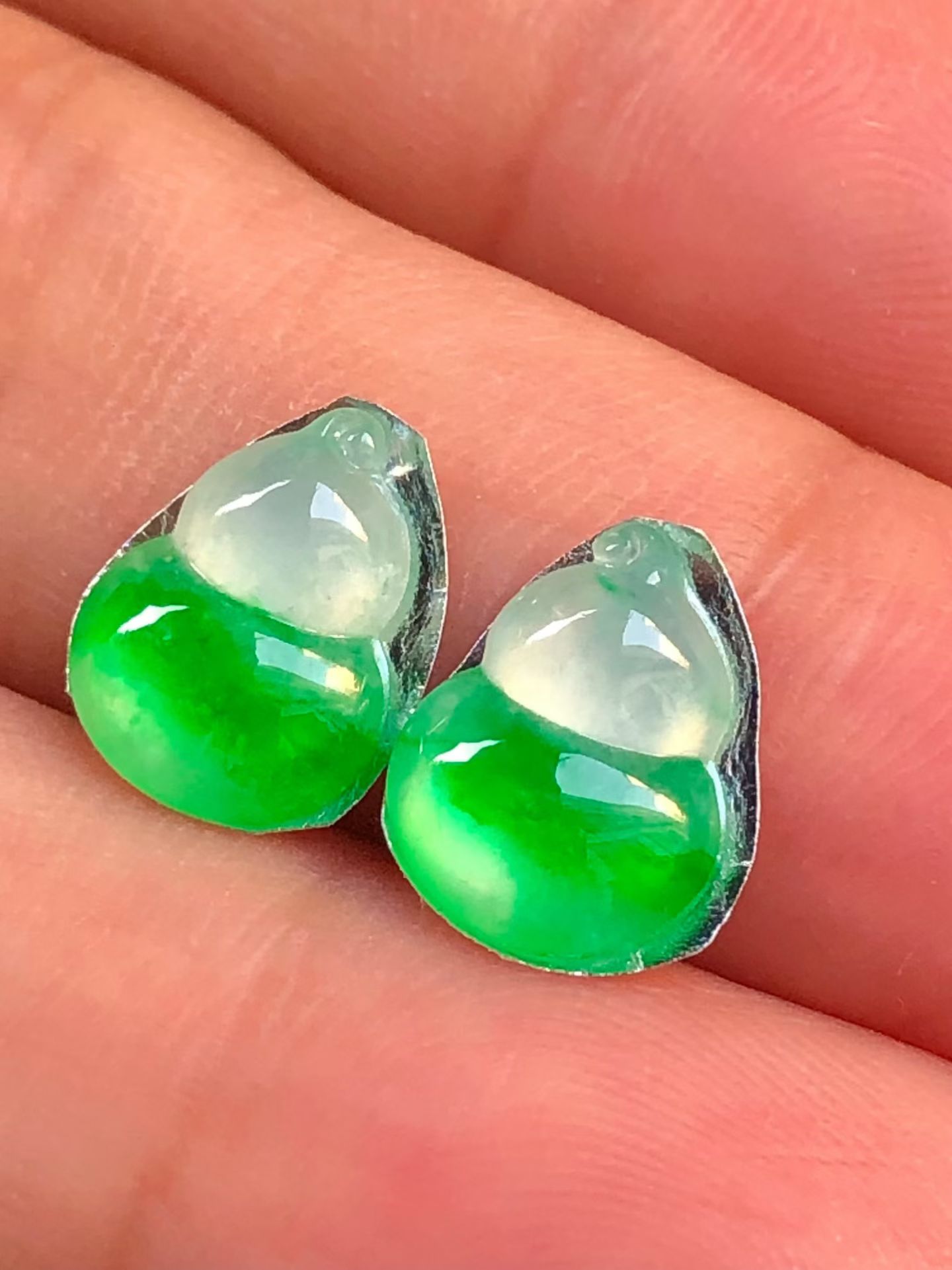 ️ 飘绿葫芦一对，尺寸：9.8×7.8×2.7