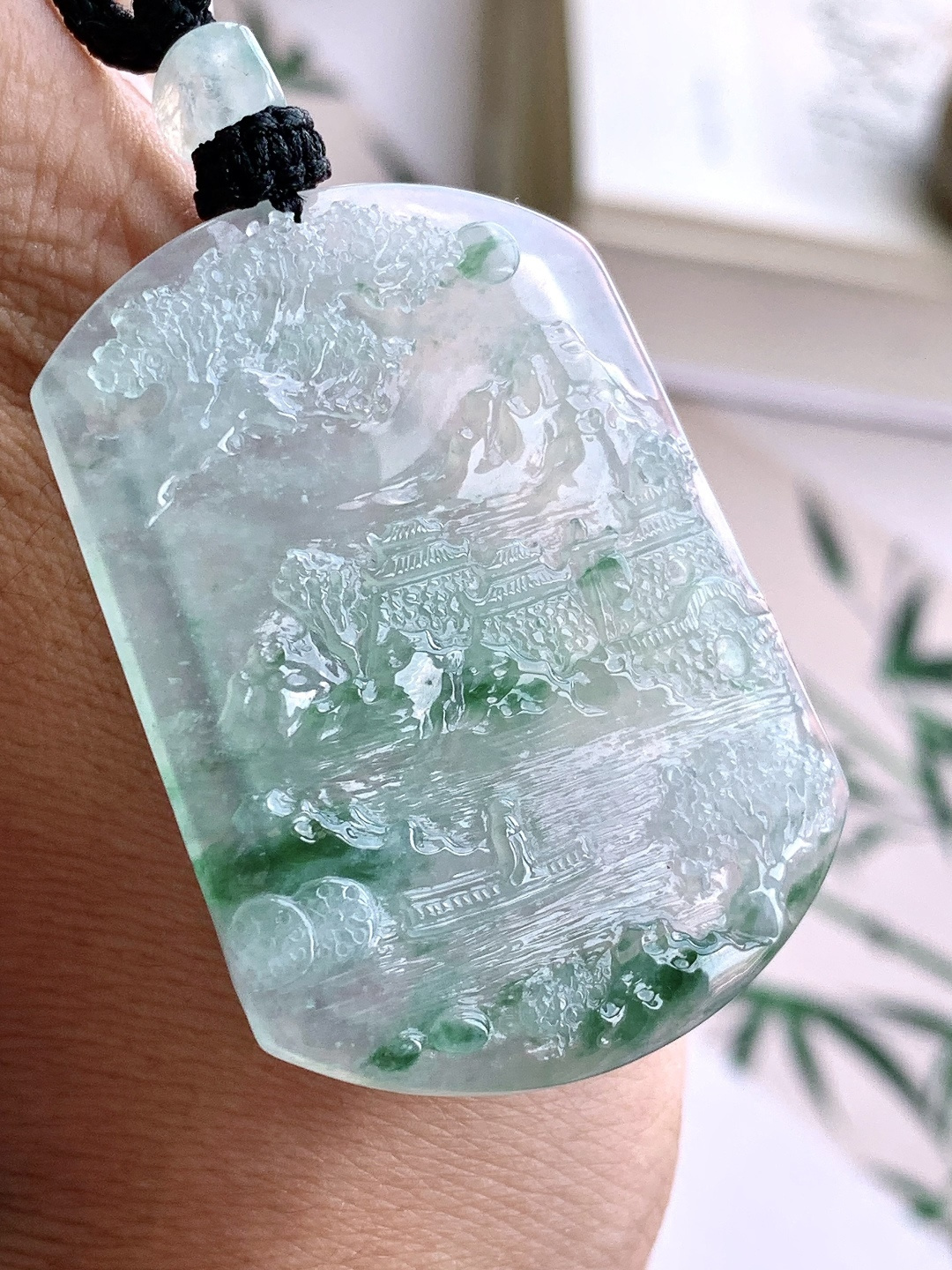 【裸石】️冰飘绿花大山水牌吊坠 【说明】缅甸 性比高 飘花 【尺寸】50.8-38.2-4.4 【重量】21克