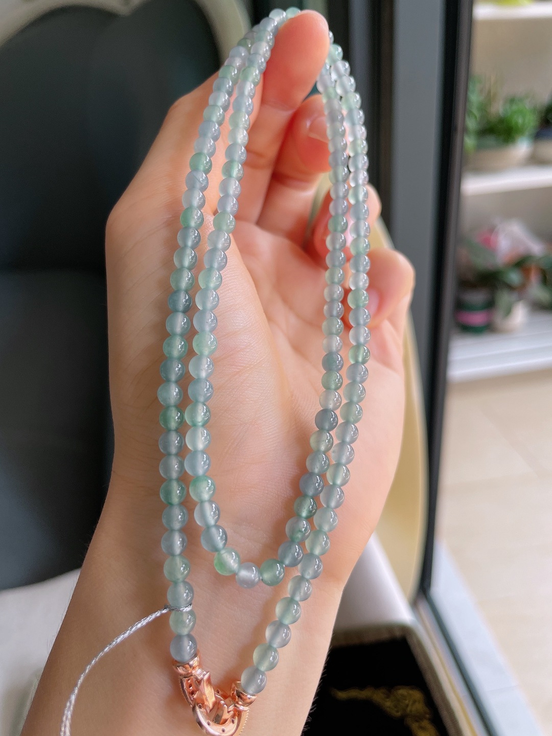 天然翡翠A货，冰双彩珠链，尺寸：4.4mm135颗。【编4605】