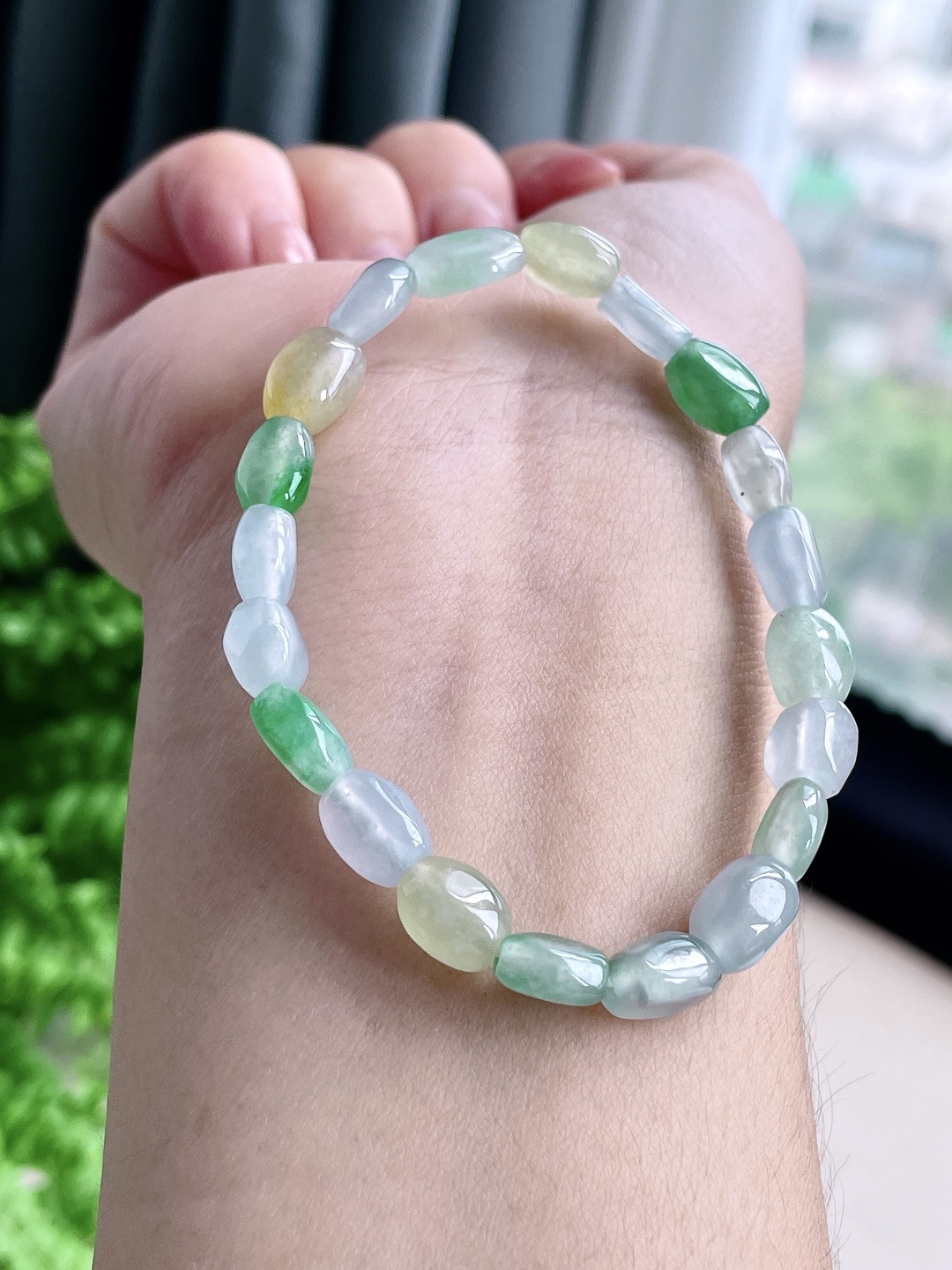 【珠子】冰多宝手串随形珠手串 【说明】缅甸 性比高 【尺寸】9-5.4-5.7mm 【重量】11.