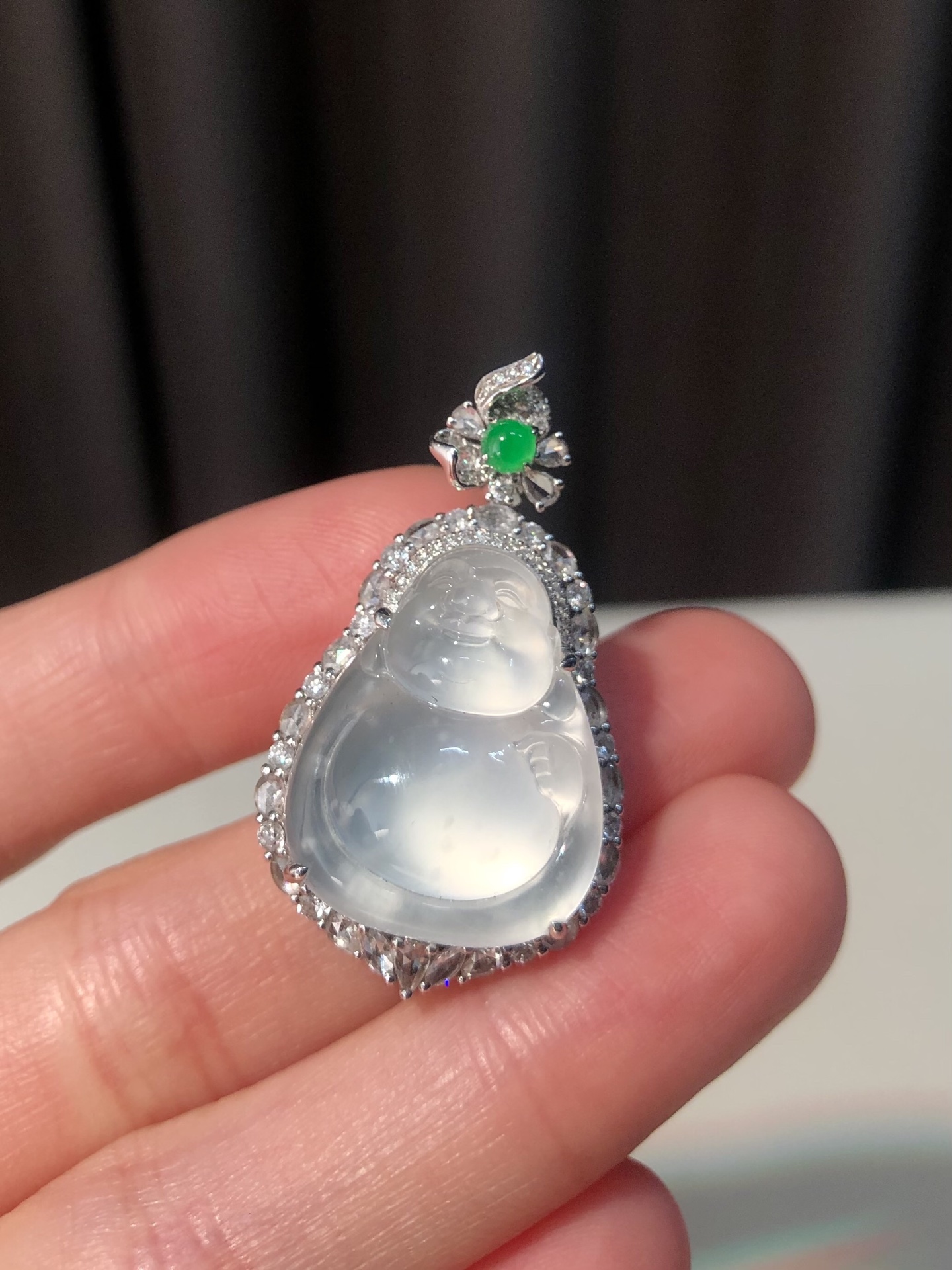 ️ 18k金镶嵌冰种雪花棉佛公吊坠 尺寸：7.0×19.9×13.0 裸石20×2×16.5 温润