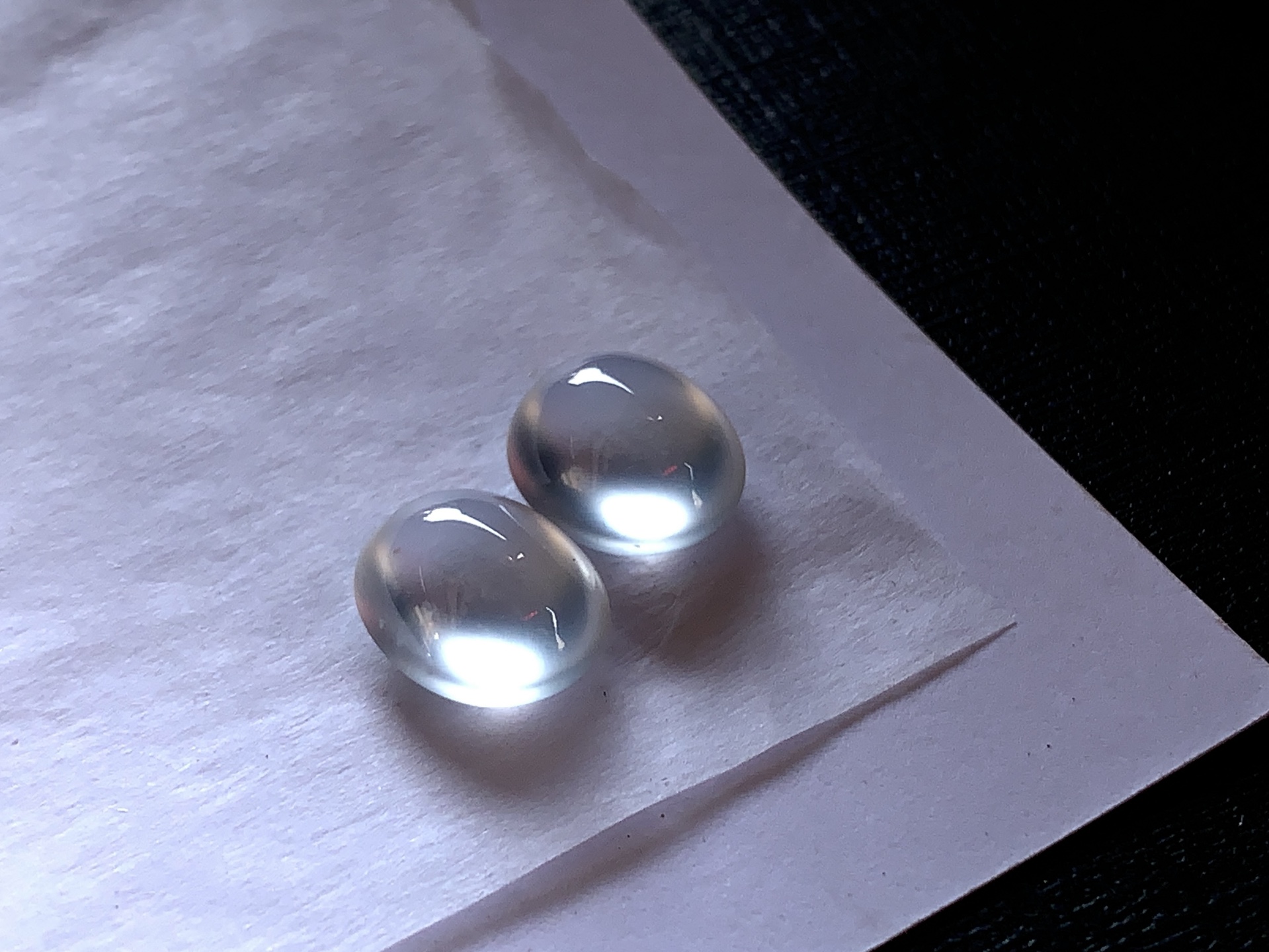 ️ 冰种蛋面一对 尺寸：10.5×9.3×5.3/10.8×9×5.2 玉见温润，藏纳岁月余温