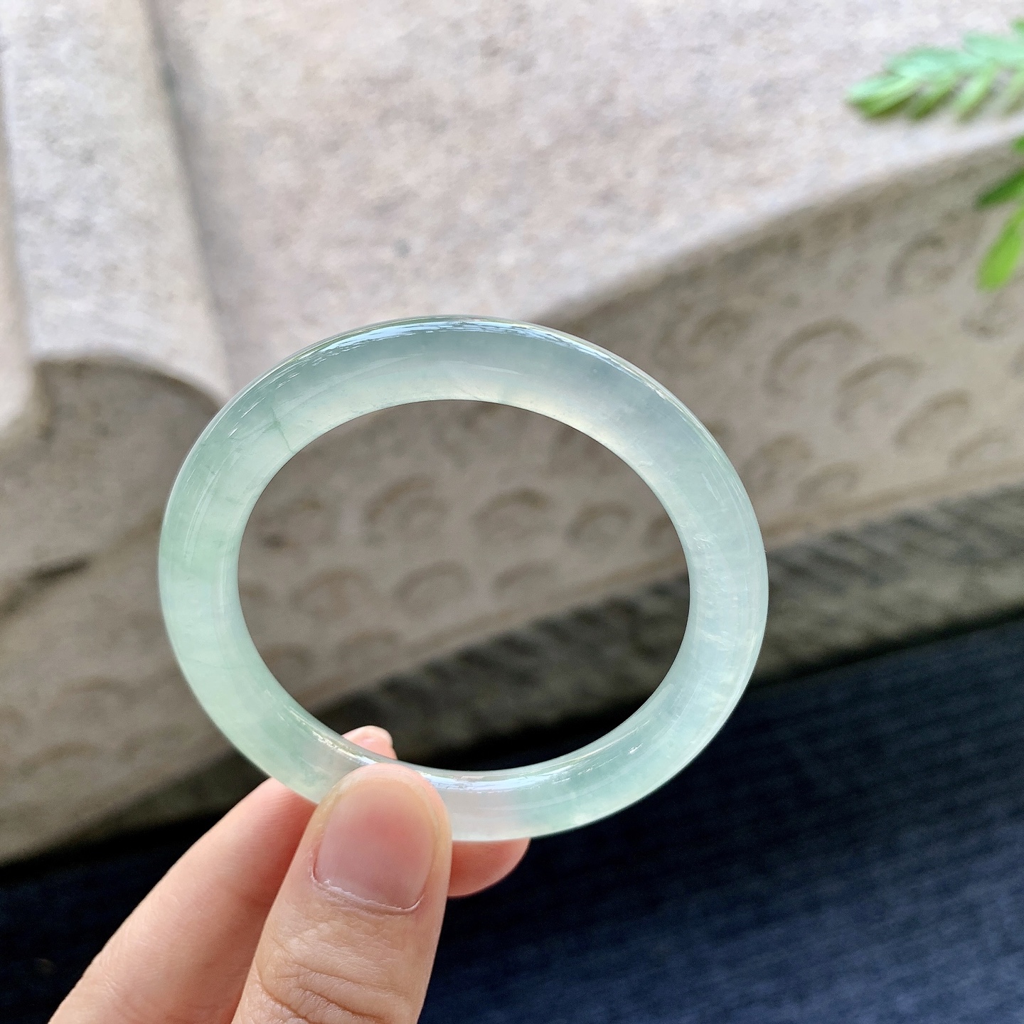 圆条47 48 圈口48.2/7/7.6 编码C5092623 冰晴绿，清透，水润，种老，细腻，打灯有絮线