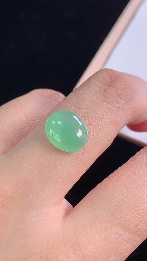 ️冰绿蛋面，无裂，尺寸:10.9-9.2-4.2mm 23