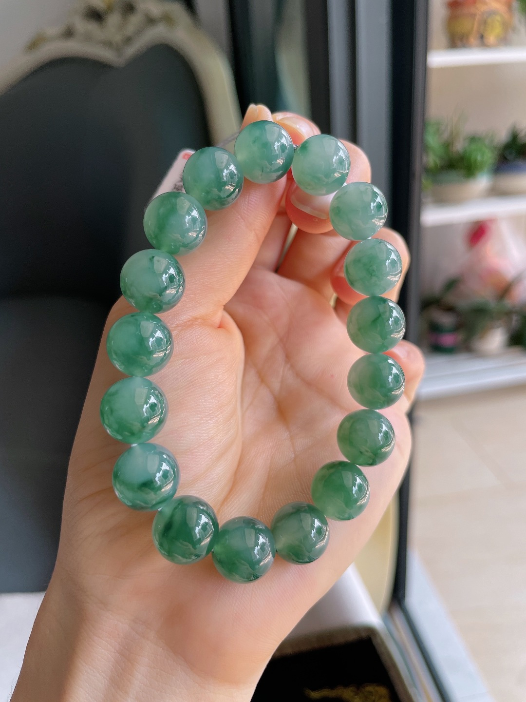 缅甸天然翡翠A货，冰飘花手串，尺寸：12mm。【编4715】
