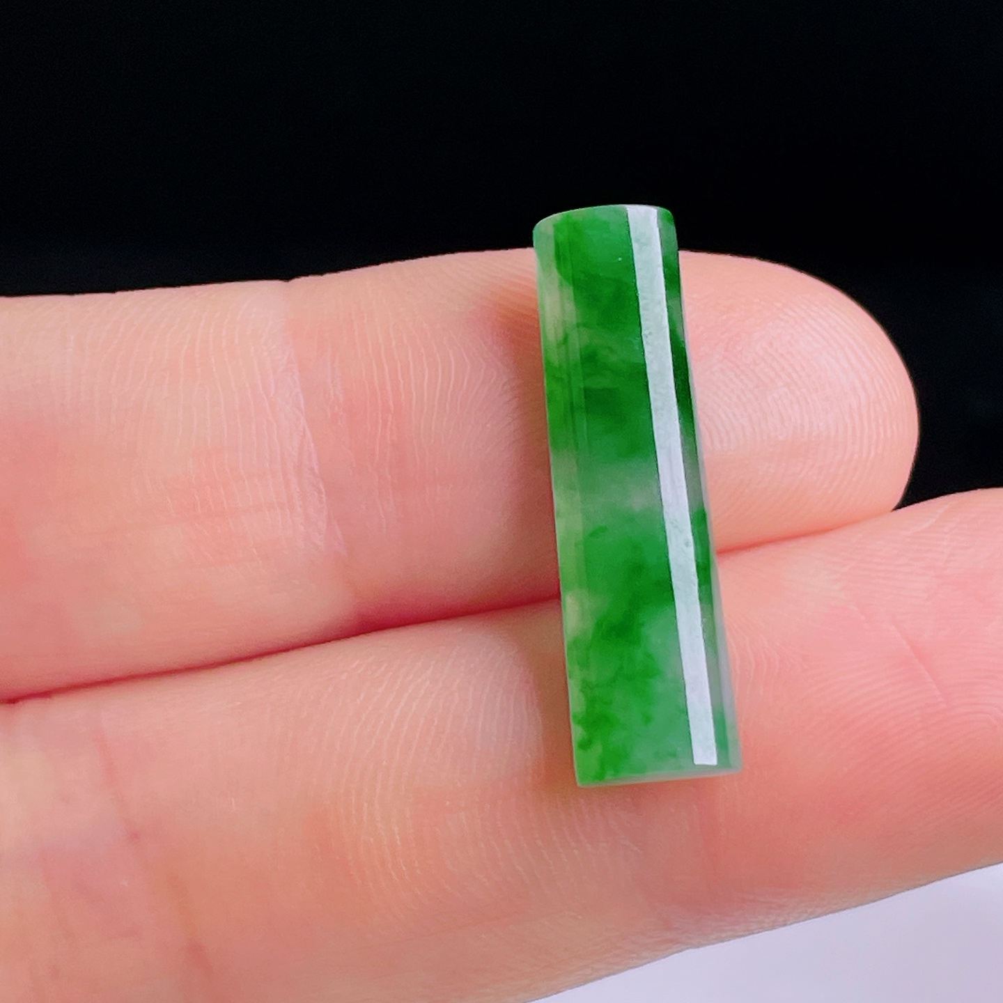 ️冰绿无事牌裸石，老种起光，细底通透，尺寸：24/7/3.4mm0926