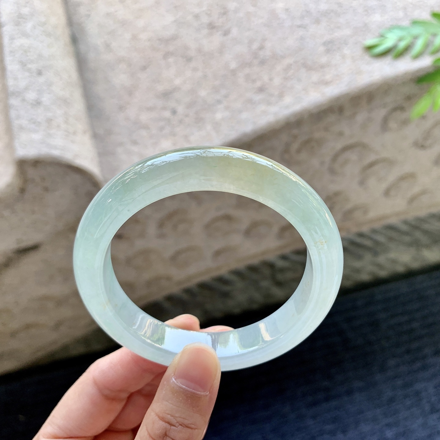 正圈54 55 圈口55.6/11.7/8.8 编码DJ092606 冰糯飘黄翡，水润，种老，细腻，无裂